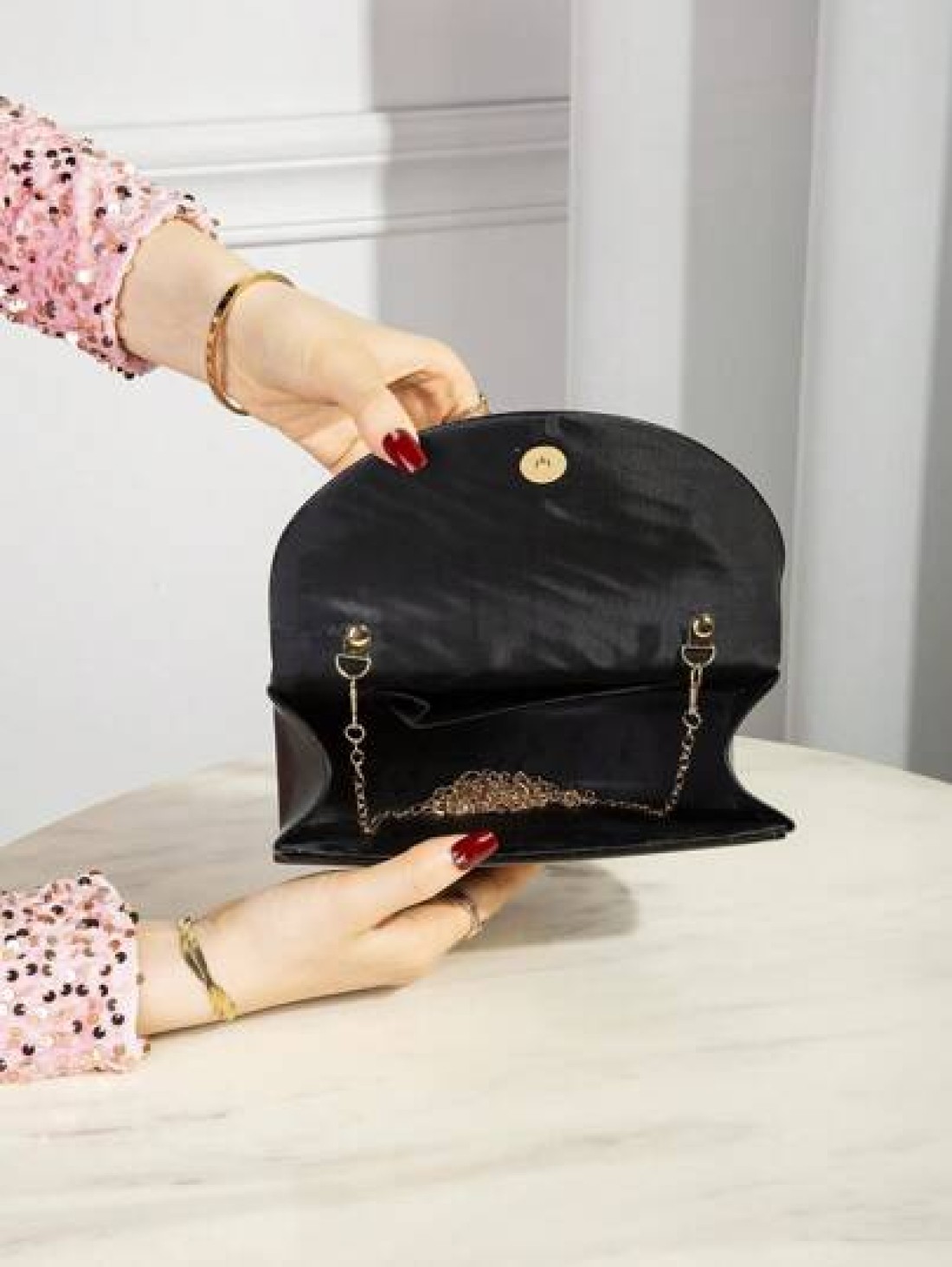 Elegant Women s Handbag Minimalist Chic Ladies Party Clutch Bag Chain Strap Sophisticated Evening Purse Lightweight Luxurious Design Perfect For Party Wedding Prom Dresses Pairs Well With Holiday Part