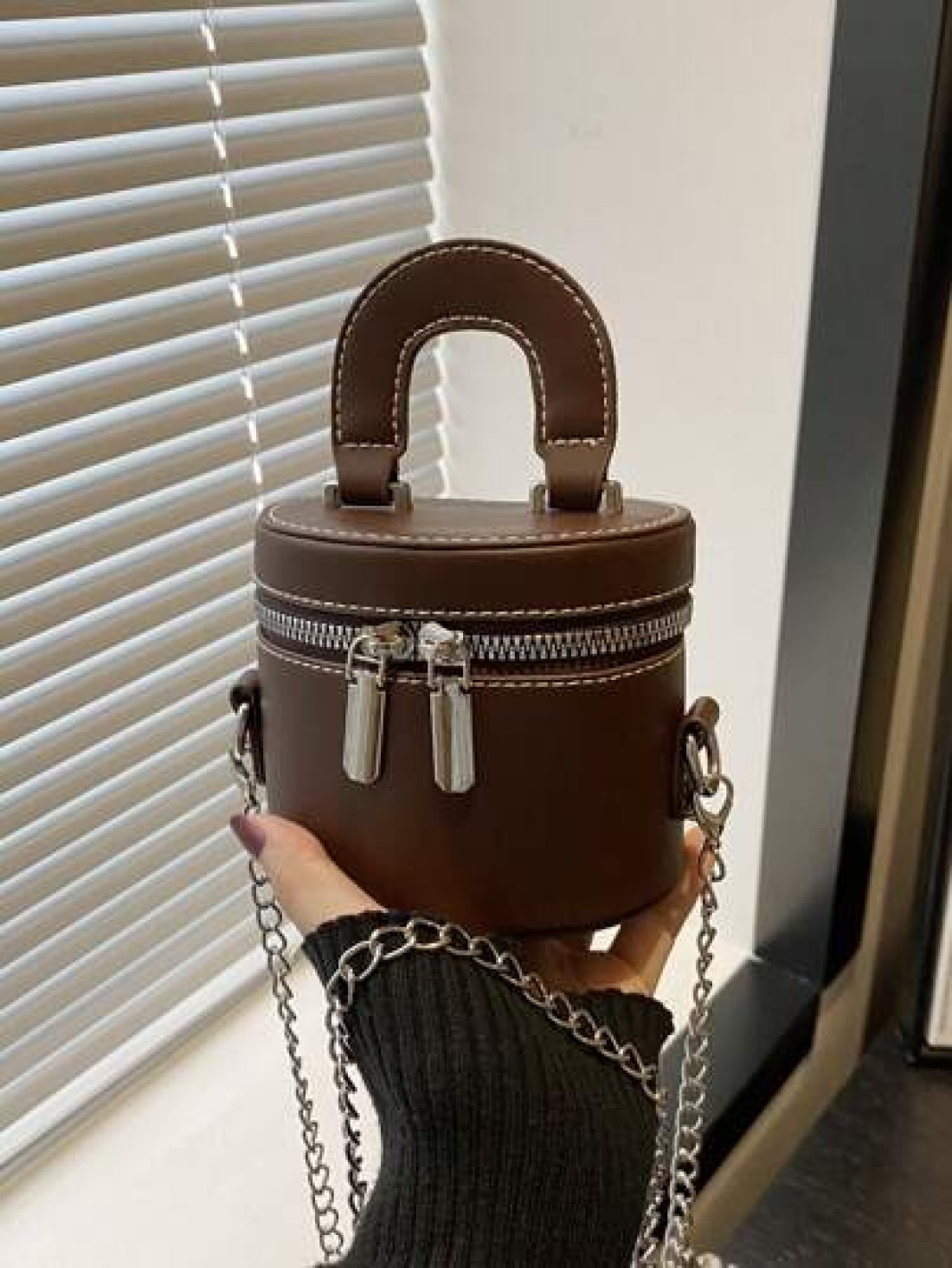 Wholesale 2025 New Arrival Exquisite Portable Makeup Cosmetic Box Case Mini Lipstick Bag Shoulder Crossbody Bag For Women