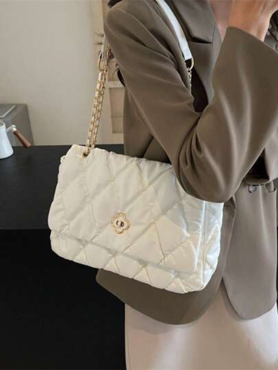Women s Shoulder Bag Diamond Embroidery Line Flip Soft Bag Pillow Bag Large Capacity Portable Fashion Bag