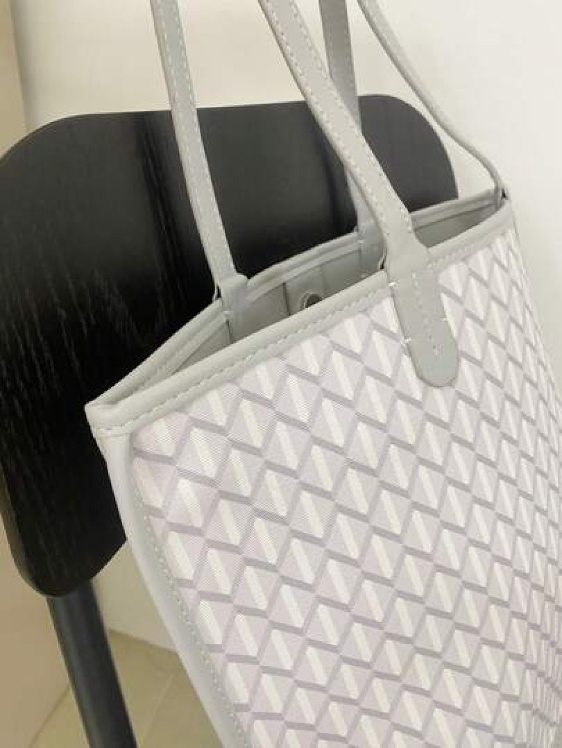 White Fashion Simple Classic Retro Leather Diamond Check Pattern Handbag Casual Women Tote Bag Shoulder Bag Exquisite PU Material Suitable for Parties Work Travel School Shopping Gifts
