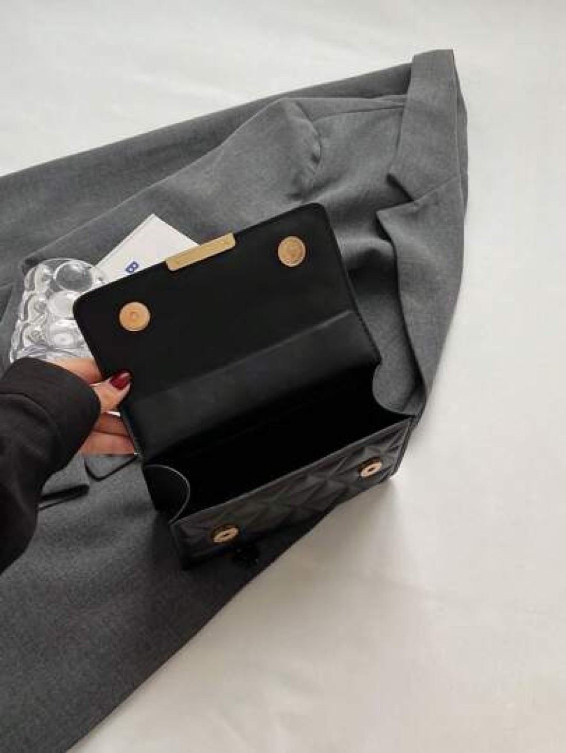 1pc Fashionable Solid Color Pressed Flap Mini Shoulder Bag With Chain Strap