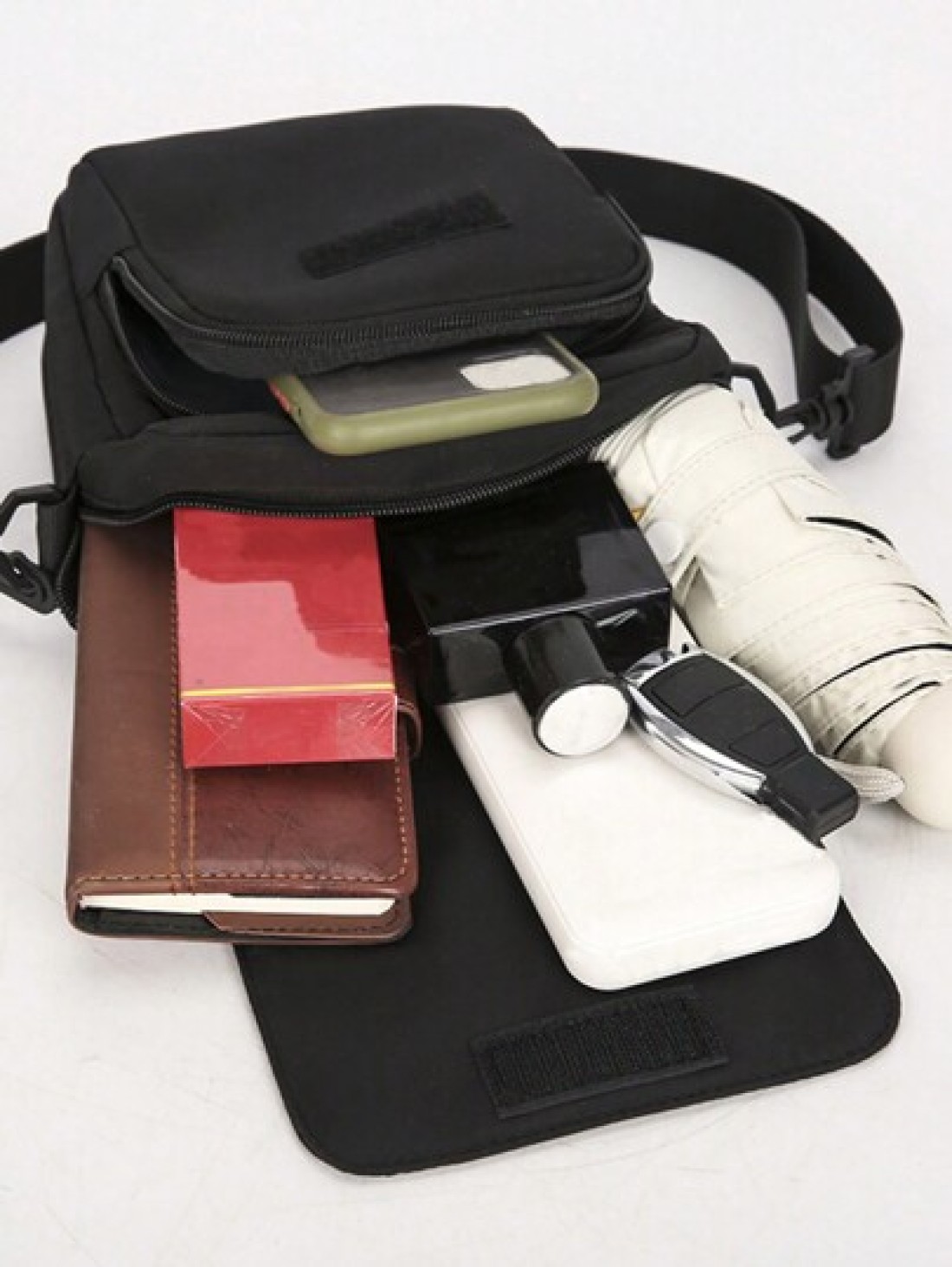 Men s Fashion Casual Men s Shoulder Bag Crossbody Bag School Style Christmas Gifts Fall Scream Men Bag Sling Bag Winter Fashionable Casual Thanksgiving Travel Holiday Storage Bag Beach Bag Gym Bag Sid