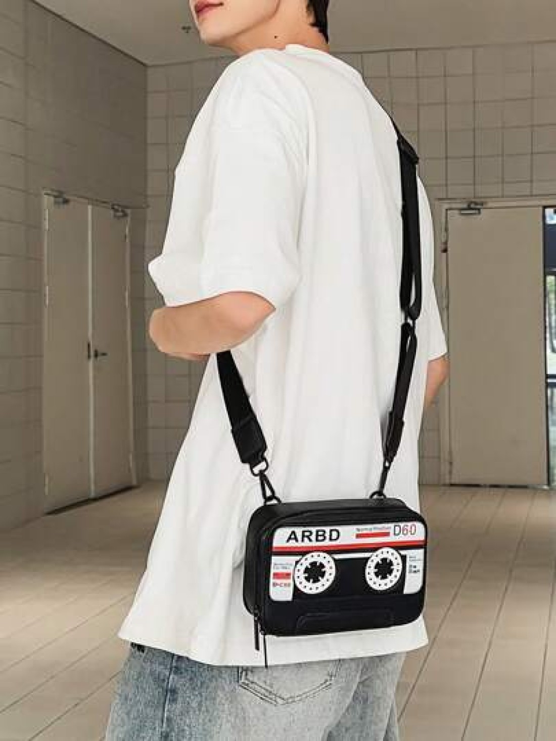 peach tree Multifunction Men Messenger Bag Retro Radio Cassette Recorder Shoulder Bag Casual Simple PU Waterproof Square Bag For Travel Outdoor Gift For Young Men Father Halloween Christmas