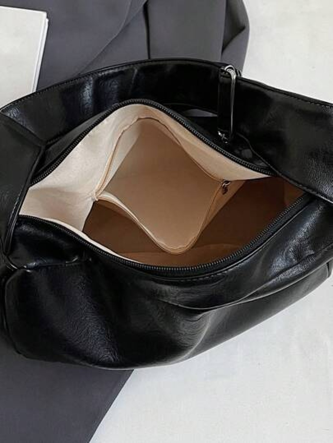 Casual Fashion Men Minimalist PU Water Proof Crossbody Bag With Wide Strap Square Shape And Single Compartment For Daily Commute Or Traveling Sling Bag Work Weekend Camping Black Bag Hiking Large Capa