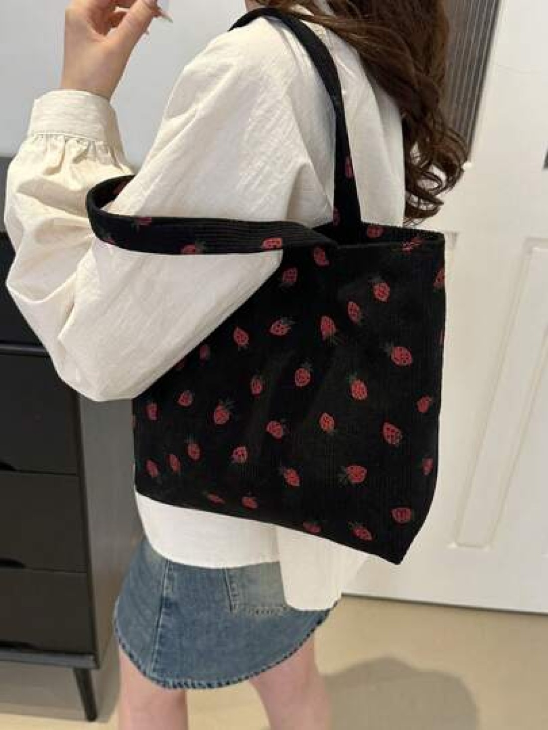 Fashionable Strawberry Print Tote Bag Large Capacity All Match Corduroy Material Shoulder Women s Bag Cute Strawberry Purse