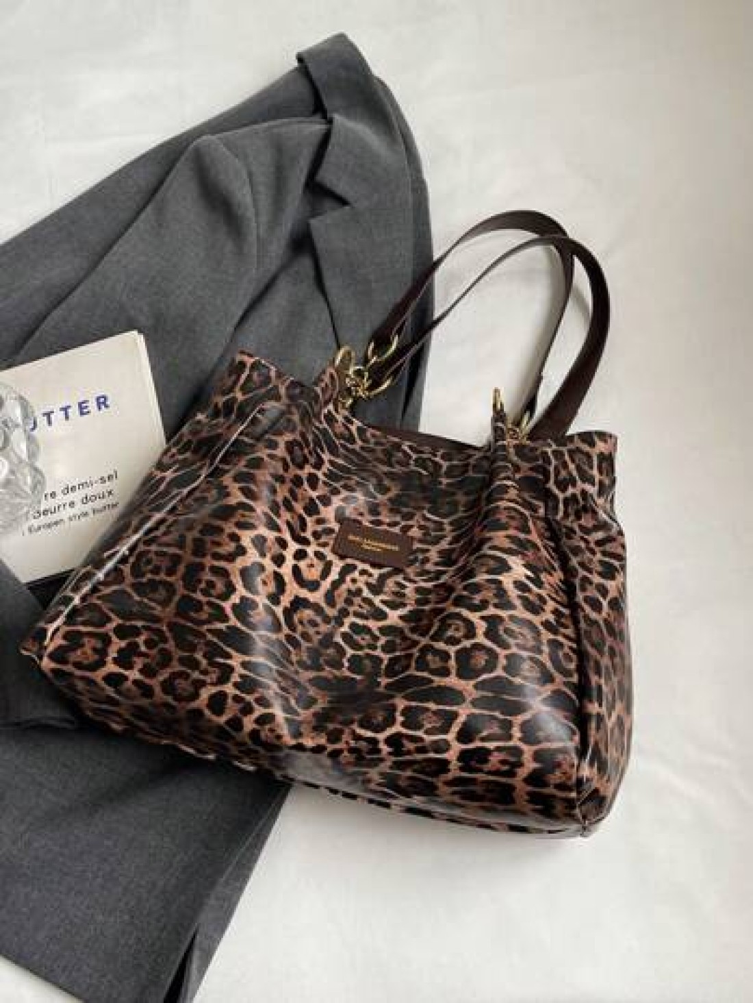 Women Leopard Print Letter Decor Fashionable Versatile Tote Bag