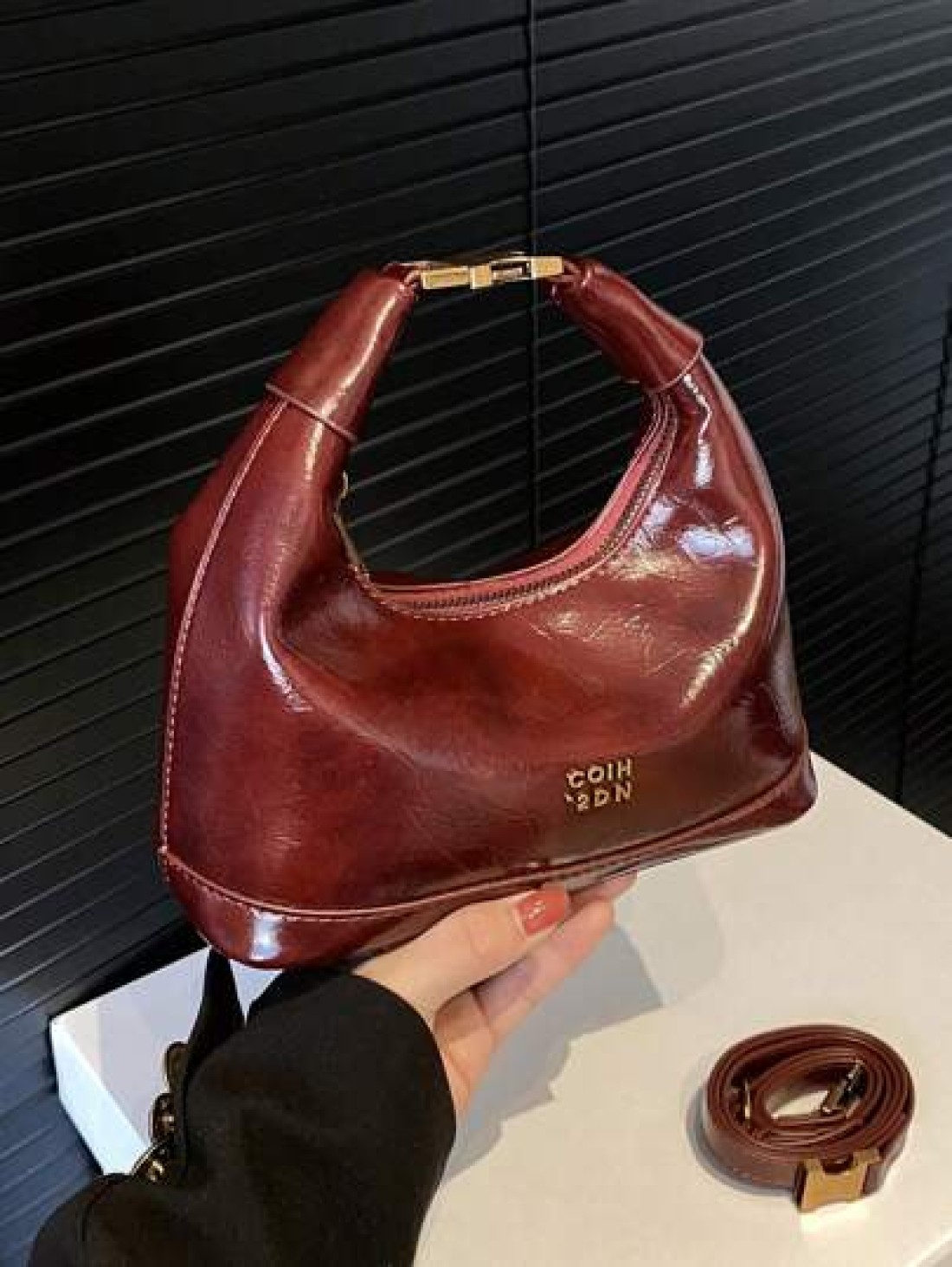 Retro Waxed Leather Burgundy Red Handbag Niche Design And Good Looking Crossbody Bag High End Texture Classic And Elegant Shoulder Bag Versatile For Daily Use Suitable For Daily Matching Photo Shoots