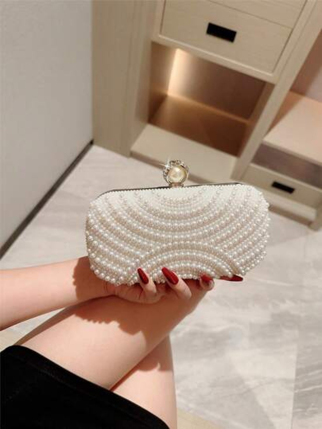 1pc Elegant Faux Pearl Box Shape Evening Clutch Bag White Romantic Wedding Party Purse Luxury Rhinestone Decor Evening Gown Bag Formal Party Crossbody Chain Bag Perfectly Matching With New Years Outfi