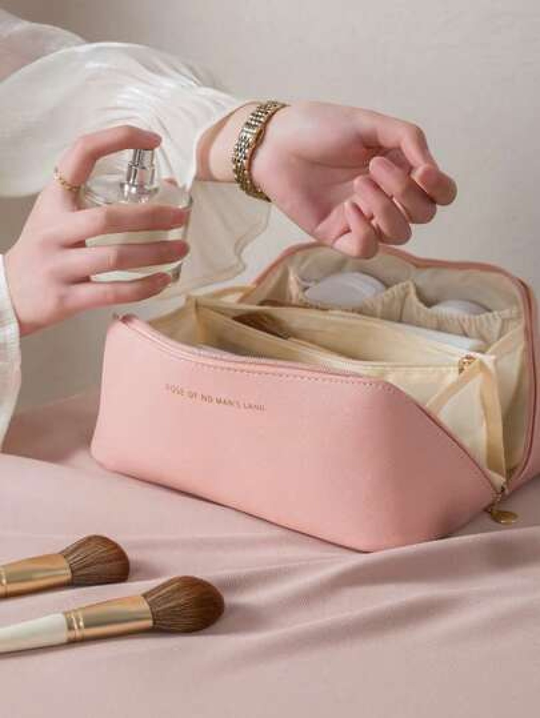 1pc Makeup Bag Makeup Organizer Portable Travel Storage Bag Waterproof Toiletry Bag Multi Functional Hanging Bag Skincare Product Bag Makeup Brush Holder Cosmetic Tool Bag Travel Essentials Bathroom S