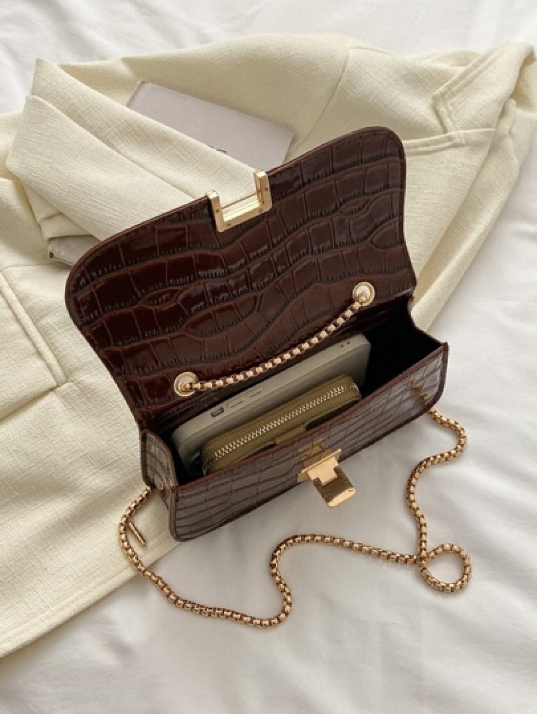 Waterproof Lightweight Business Casual Crocodile Embossed Chain Bag For Teen Girls Women College Students Rookies White Collar Workers Perfect For Office College Work Business Commute Outdoors Travel