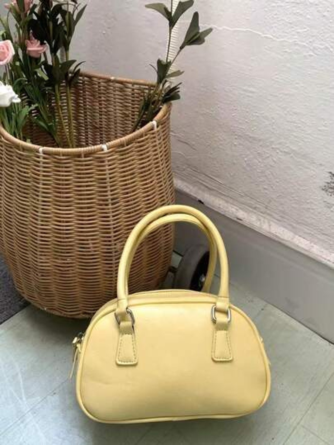 2025 Spring Summer New Cute Mini Handbag Crossbody Bag Shoulder Bag Bowling Bag Crossbody Bag Small Square Bag Business Women s Leisure Fashion Daily Commuter Bag Suitable For Work Shopping Dating Tra