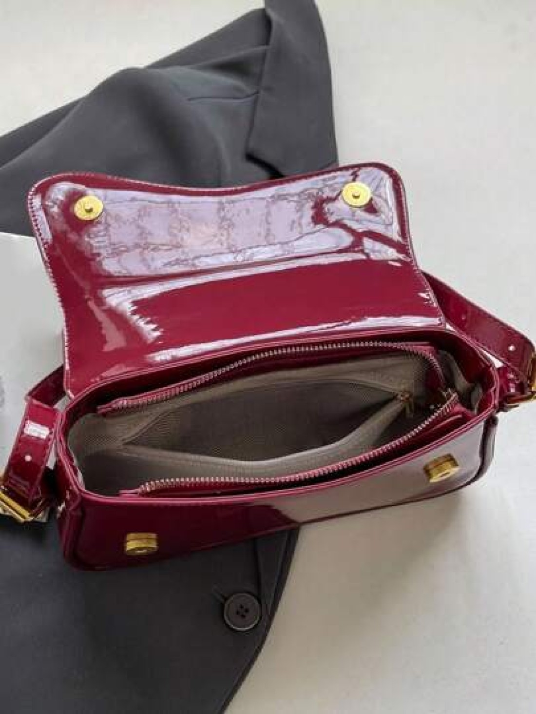 Lightweight Business Casual Minimalist Flap Square Bag For Teen Girls Women College Students Rookies White Collar Workers Perfect For Office College Work Business Commute Outdoors Travel Outings Fashi