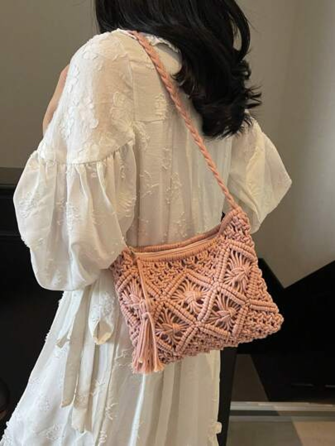 Handwoven Small Crossbody Bag For Women New Woven Shoulder Bag Niche Beach Casual Versatile Square Small Envelope Bag Fashion Crossbody Bag For Holiday Beach