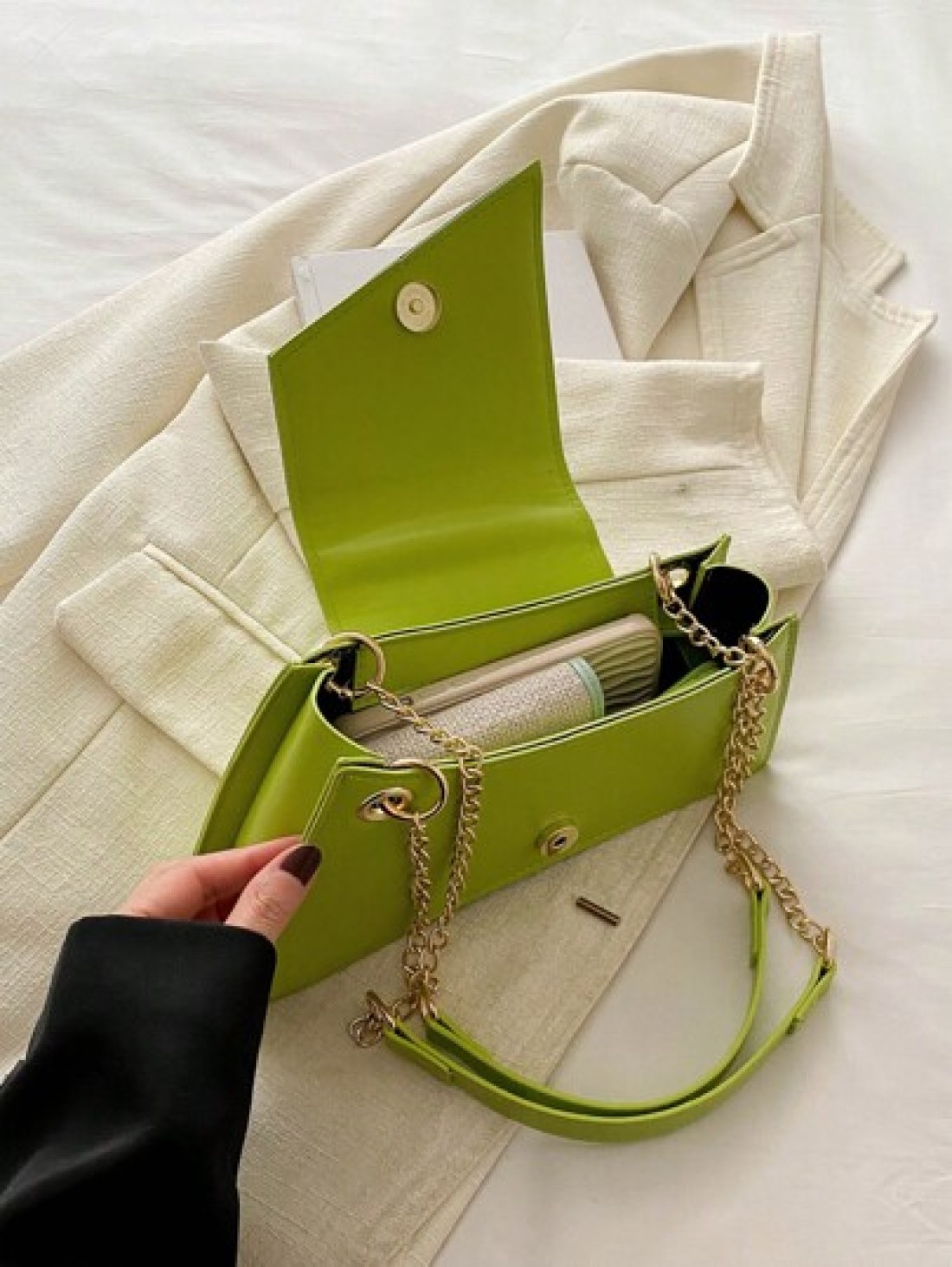 Fashionable Green Unique Shaped Chain Shoulder Bag