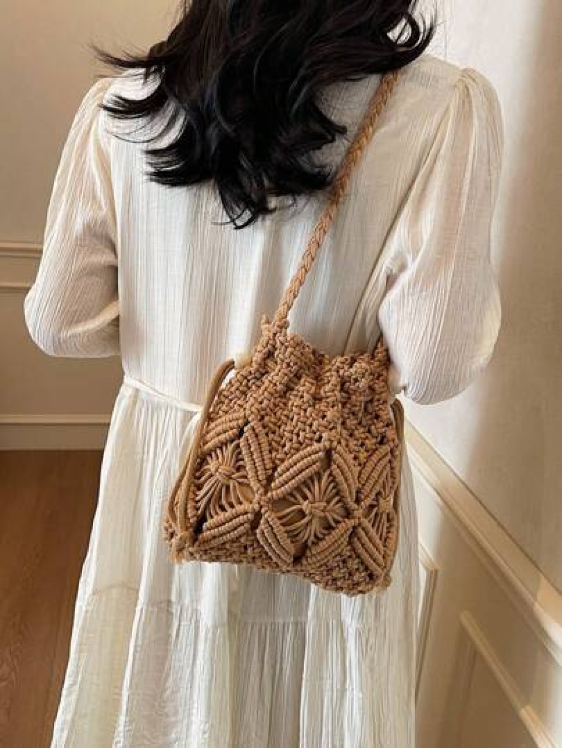 Handwoven Small Shoulder Bag New Fashion Straw Crossbody Bag Niche Beach Side Versatile Design Envelope Shape Small Square Bag Chic Retro Style Crossbody Bag For Vacation Beach