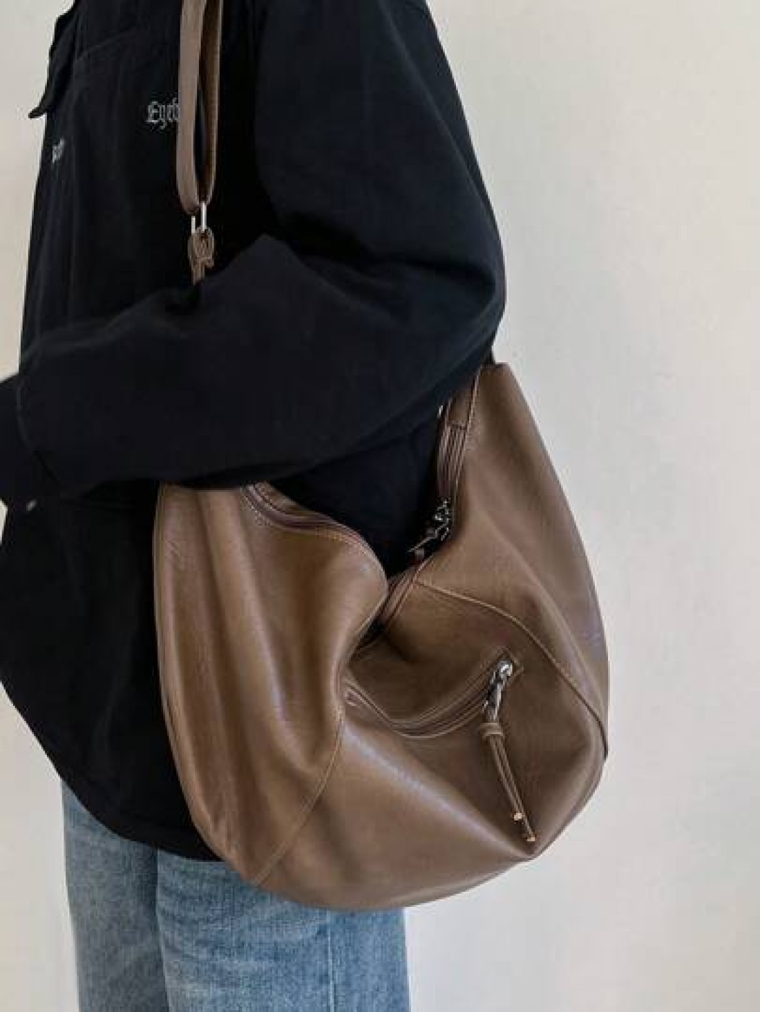 Fashionable Solid Color Shoulder Bag Personalized Casual Crossbody Bag Large Capacity Soft PU Dumpling Bag Korean Style Backpack School Bag Commute Gifts Scream Men Bag Winter Laptop Thanksgiving Trav