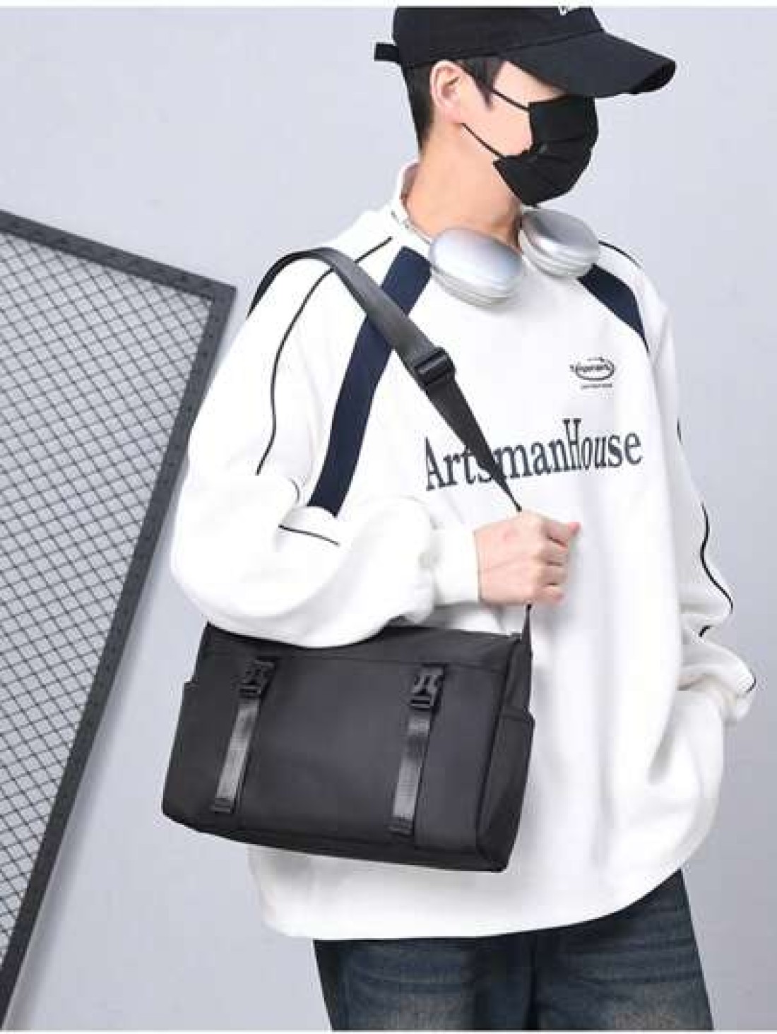 Statement Men s Tote Bag Blend Of Style And Function For Travel Enthusiasts
