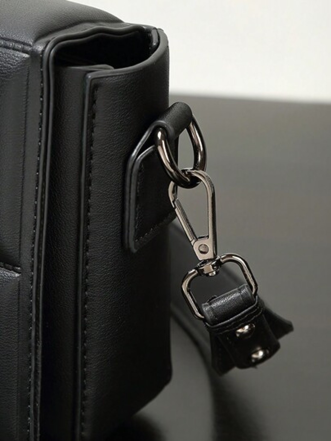 1pc New Arrival Checkered Pattern Pu Leather Bag Casual Business Shoulder Bag Crossbody Bag Sling Bag Side Bag Square Bag For Holiday Travel Essentials School Bag For College Students Hiking Winter La