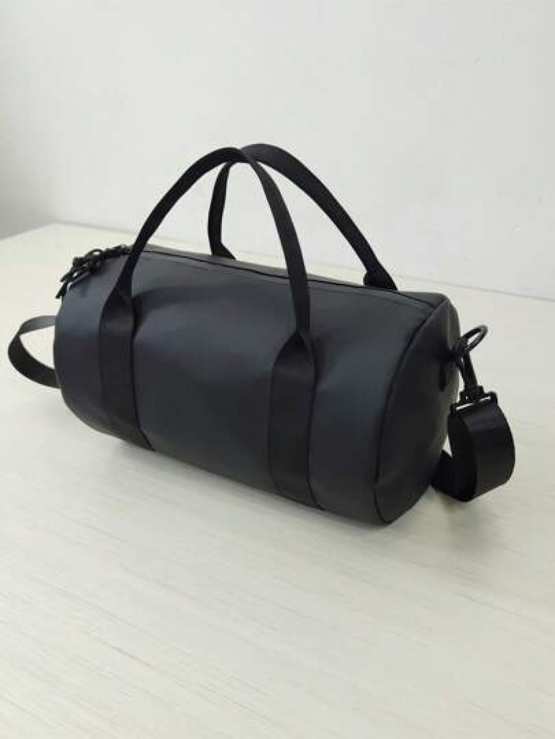 Men s Casual Crossbody Bag Sports Messenger Bag Shoulder Bag Fitness Courier Bag Round Bucket Shape Black Backpack