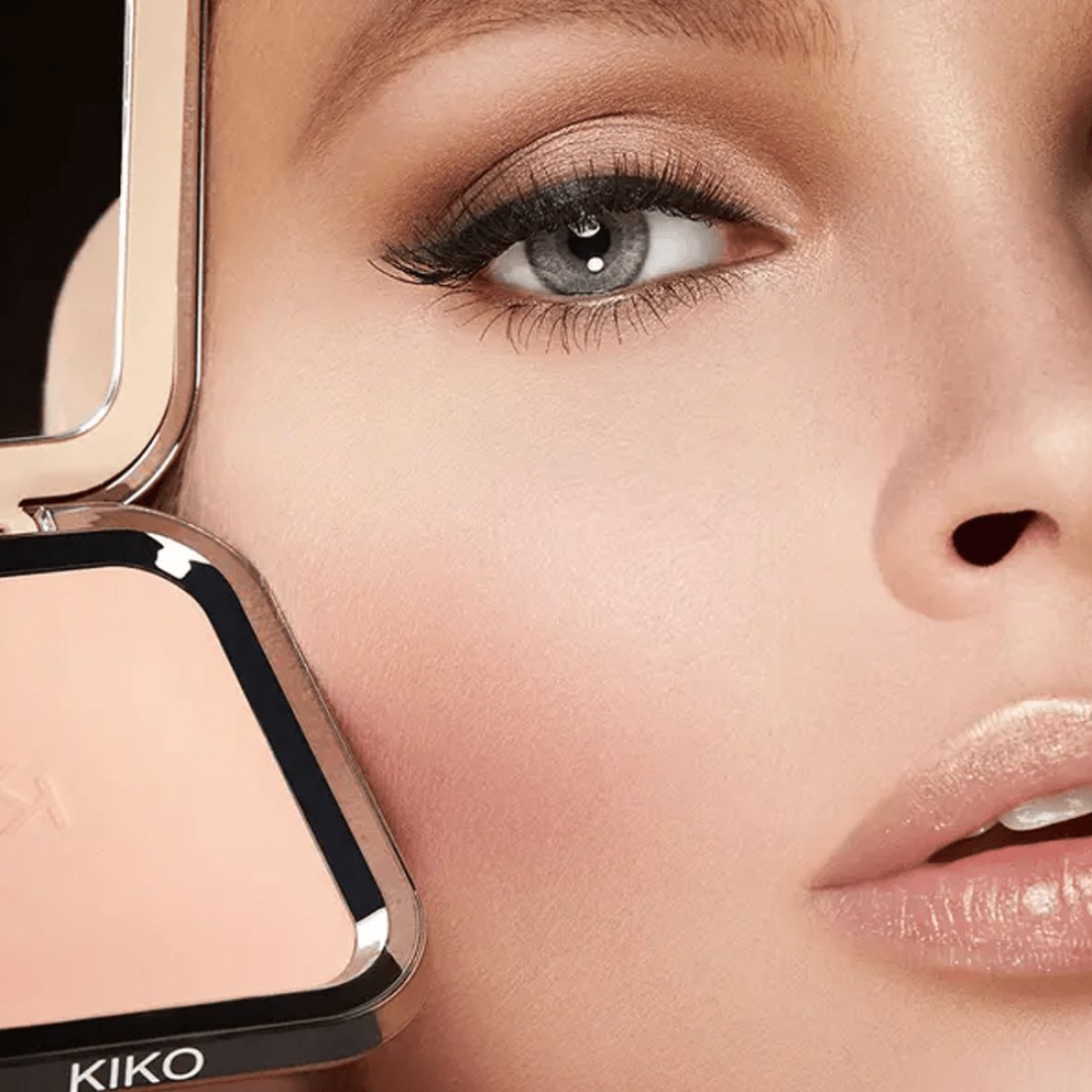 KIKO Weightless Perfection Wet And Dry Powder Foundation
