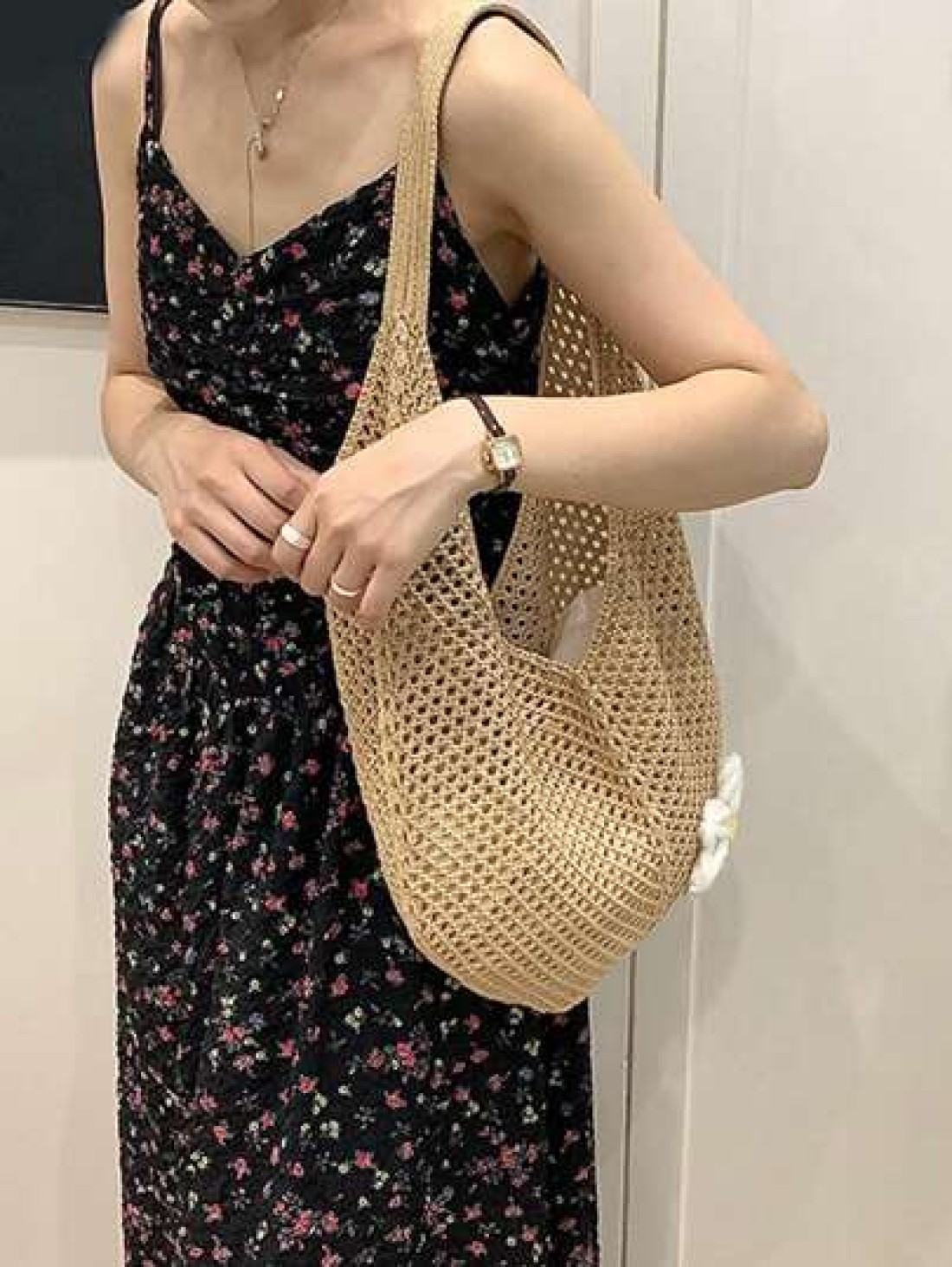 Hollow Out Weave Straw Bag Bohemian Beach Handbag Hollow Tote Bag Large Capacity Shopping Beach Bag Fashion Hollow Out Weave Straw Bag Beach Handbag Bohemian Style Beach Bag Slouchy Style Large Capaci