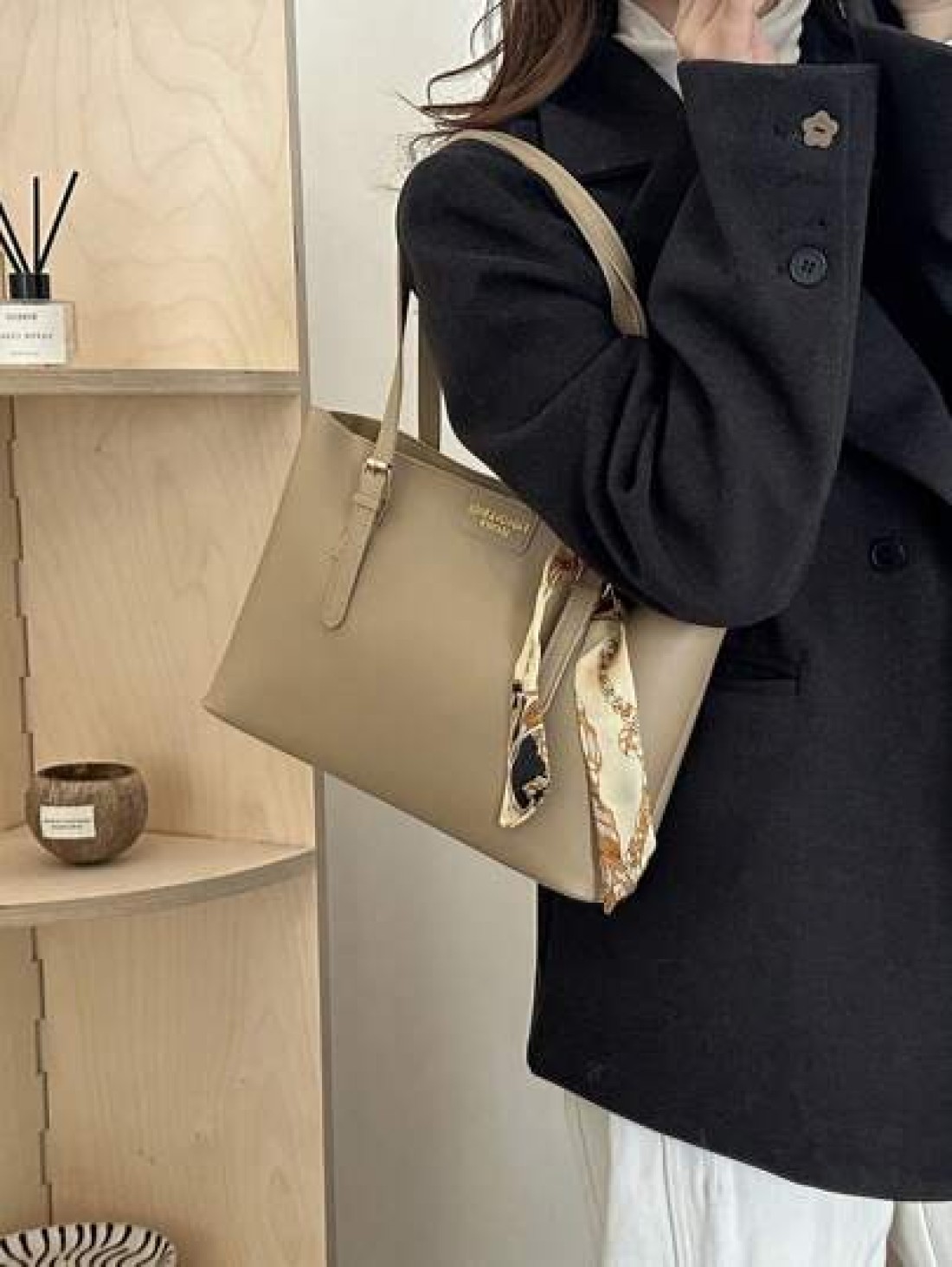 New Fashionable Lightweight Luxury Solid Color High End Versatile Women Shoulder Tote Bag