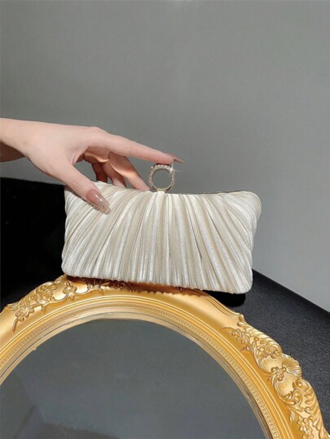 Women Fashionable Shiny Ring Buckle Pleated Satin Box Clutch Bag For Evening Dress Formal Party Prom Wedding Chain Handbag