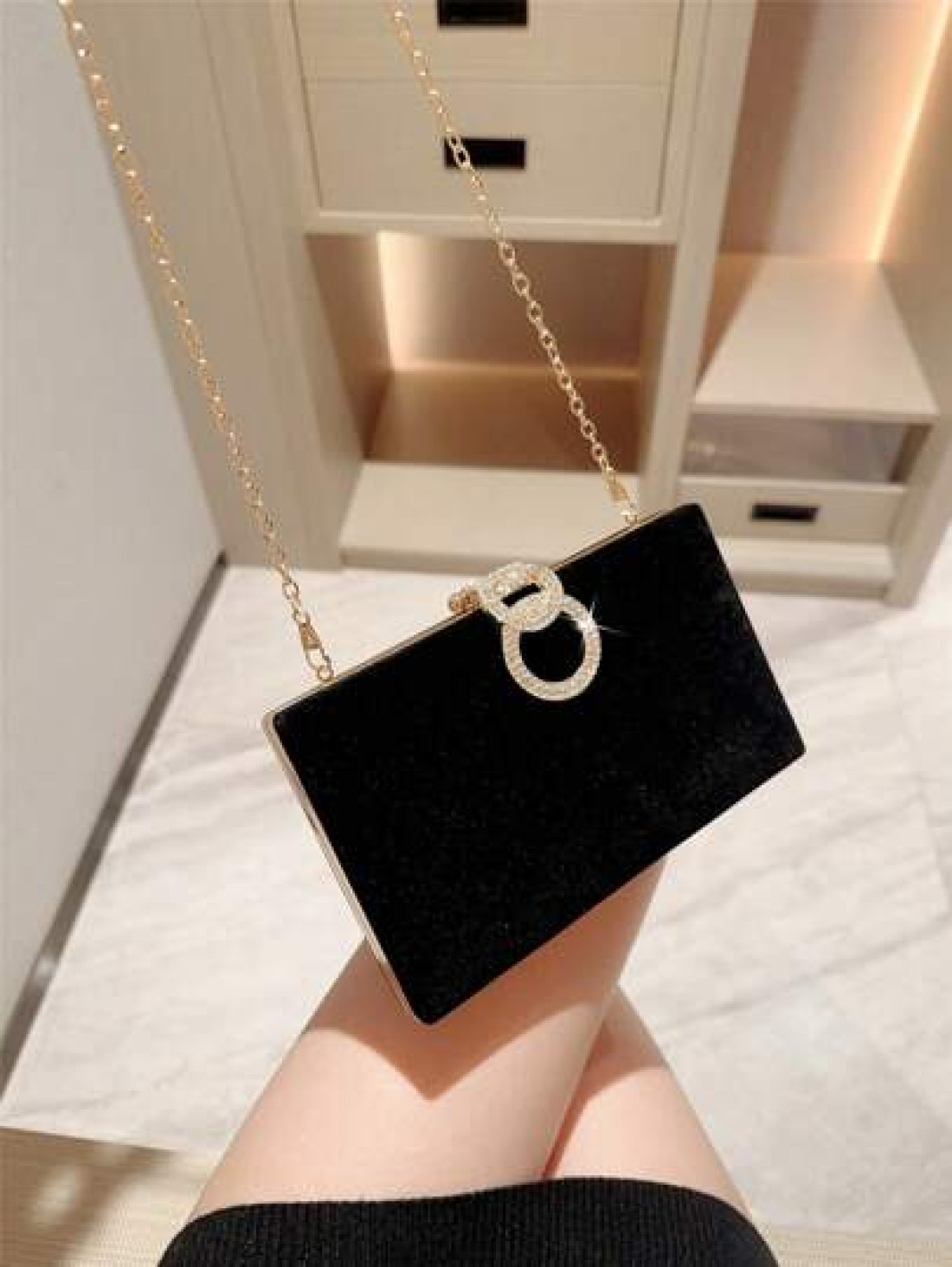 1pc Luxury Velvet Box Shaped Evening Bag Party Bag With Sparkly Crystal Button Decor Suitable For Formal Gown Prom Wedding Banquet Perfect For Party Wedding Prom Dinner Banquet Matching With Holiday P