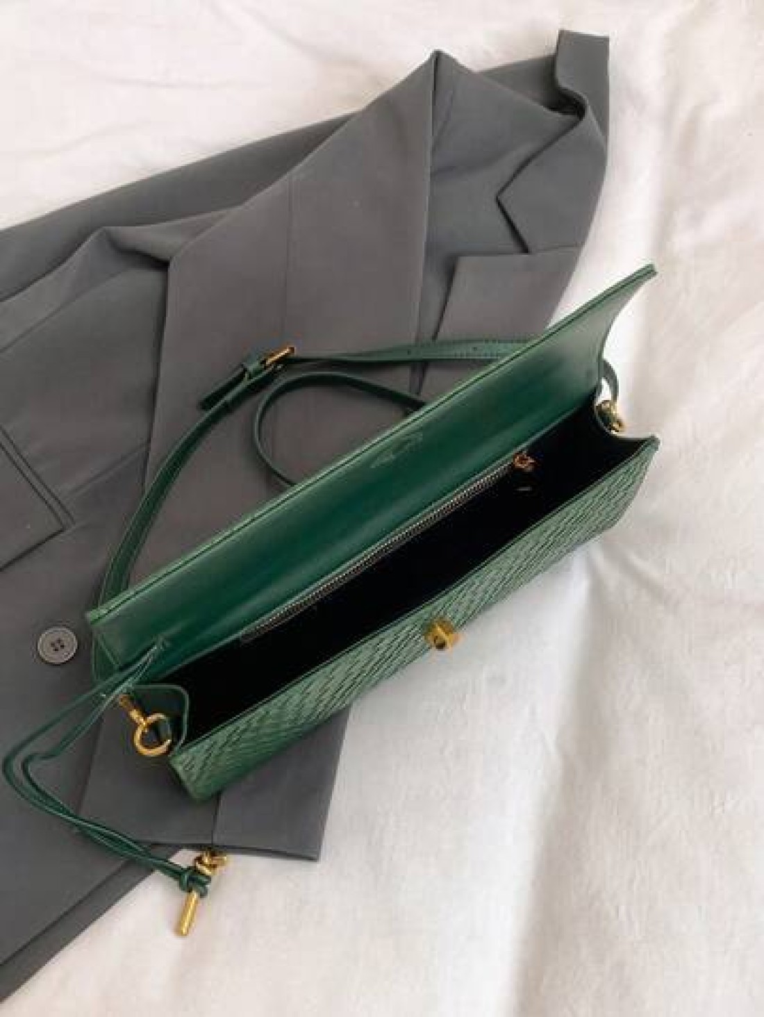 The 2025 New Collection Presents An Elegant Versatile And High End Women s Bag Ideal For Commuting And Gift Giving