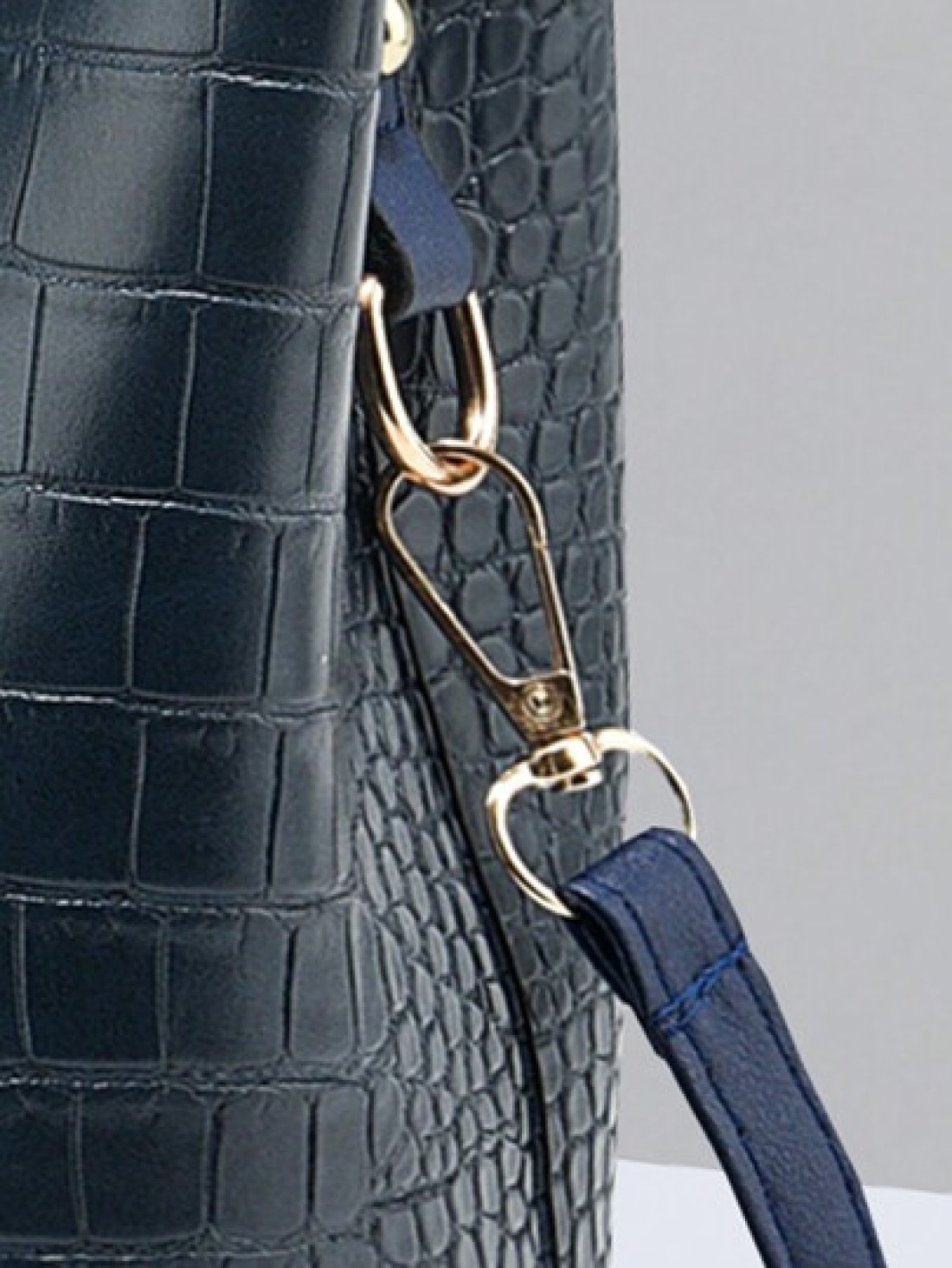 Large Capacity Lightweight Portable And Casual Fashionable Mini Crocodile Embossed Top Handle Bucket Bag Crocodile Embossed Bucket Bag Faux Leather Shoulder Bag Women s Fashion Bag