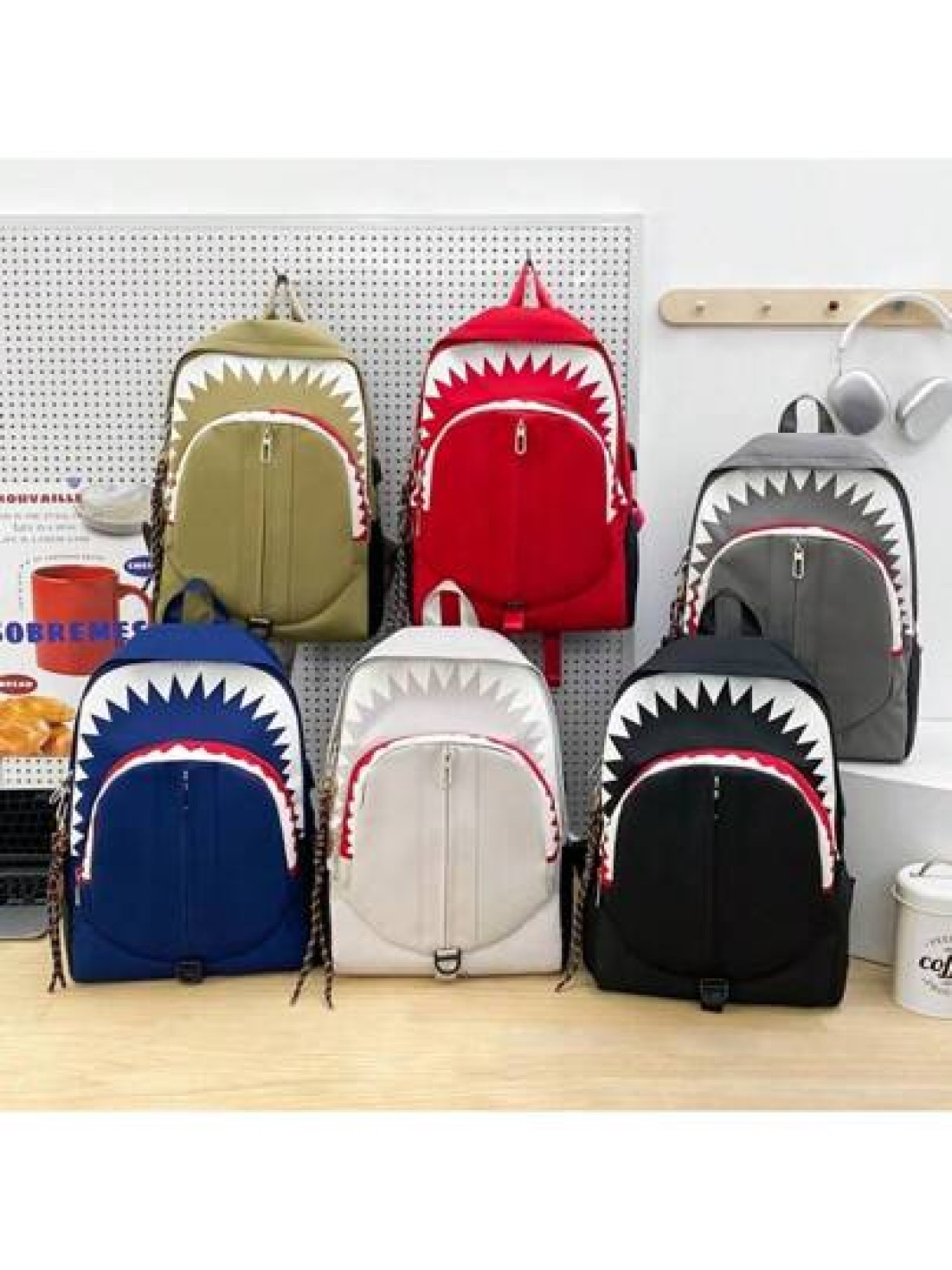 New Spring Summer Fashion Luminous Shark Graphic Backpack Large Capacity Student Bag Personality Casual Bag With USB Charging Port Fits Laptop Books Documents Clothes Suitable For School Business Trip