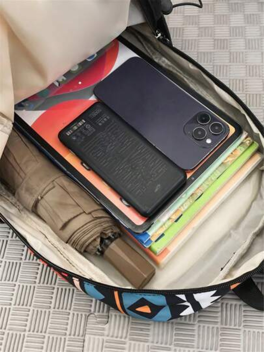 Casual Large Capacity Backpack Fashionable Graffiti Nylon Messenger Bag For School Student Umbrella Water Bottle Tablet Books Travel Including Pendant Suitable For Halloween Anime School Supplies