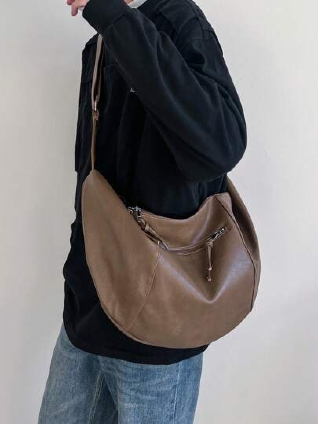 Fashionable Solid Color Shoulder Bag Personalized Casual Crossbody Bag Large Capacity Soft PU Dumpling Bag Korean Style Backpack School Bag Commute Gifts Scream Men Bag Winter Laptop Thanksgiving Trav