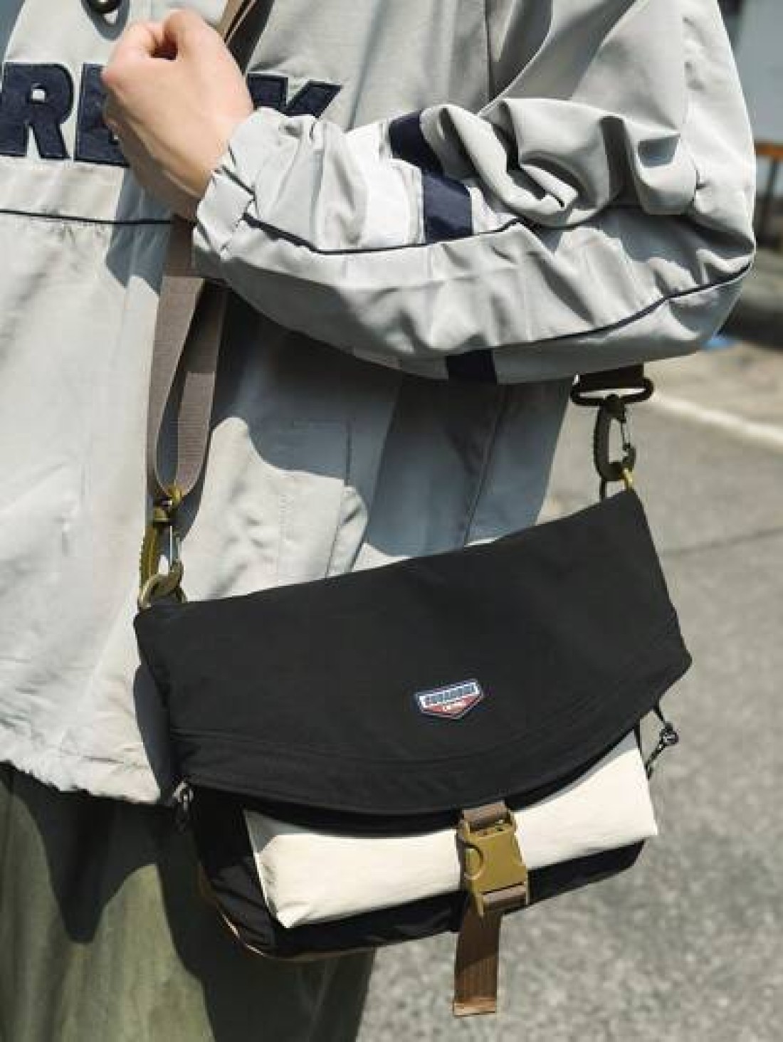 New Fashion Simple Waterproof Men s Shoulder Bag Outdoor Casual Gym Cycling Messenger Bag College Style For School Work Travel High Quality Phone Pouch Gift