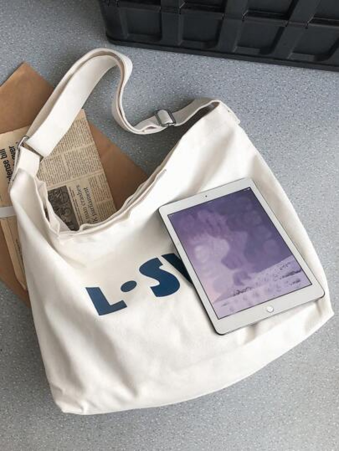 Oversized Hobo Bag Letter Print Handbag Schoolbag Sling Bag Sport Bag For High School University Student For Travel College College Bag Summer Dad Freshman Bag Crossbody Bag Shoulder Bag Side Bag Stud
