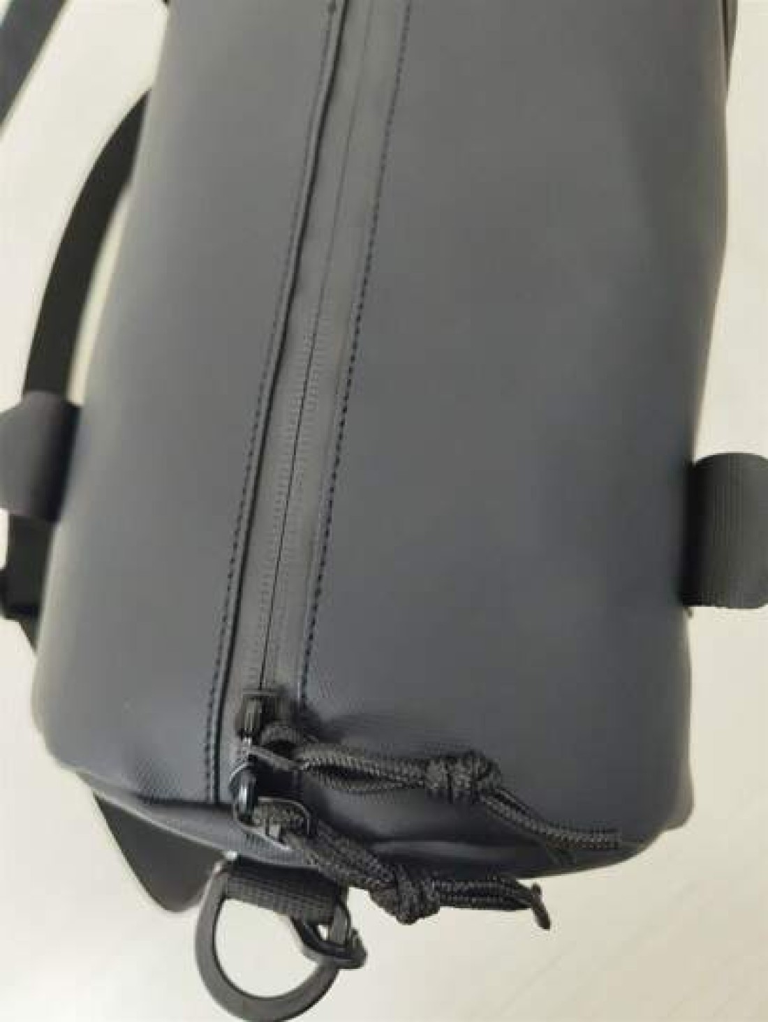 Men s Casual Crossbody Bag Sports Messenger Bag Shoulder Bag Fitness Courier Bag Round Bucket Shape Black Backpack