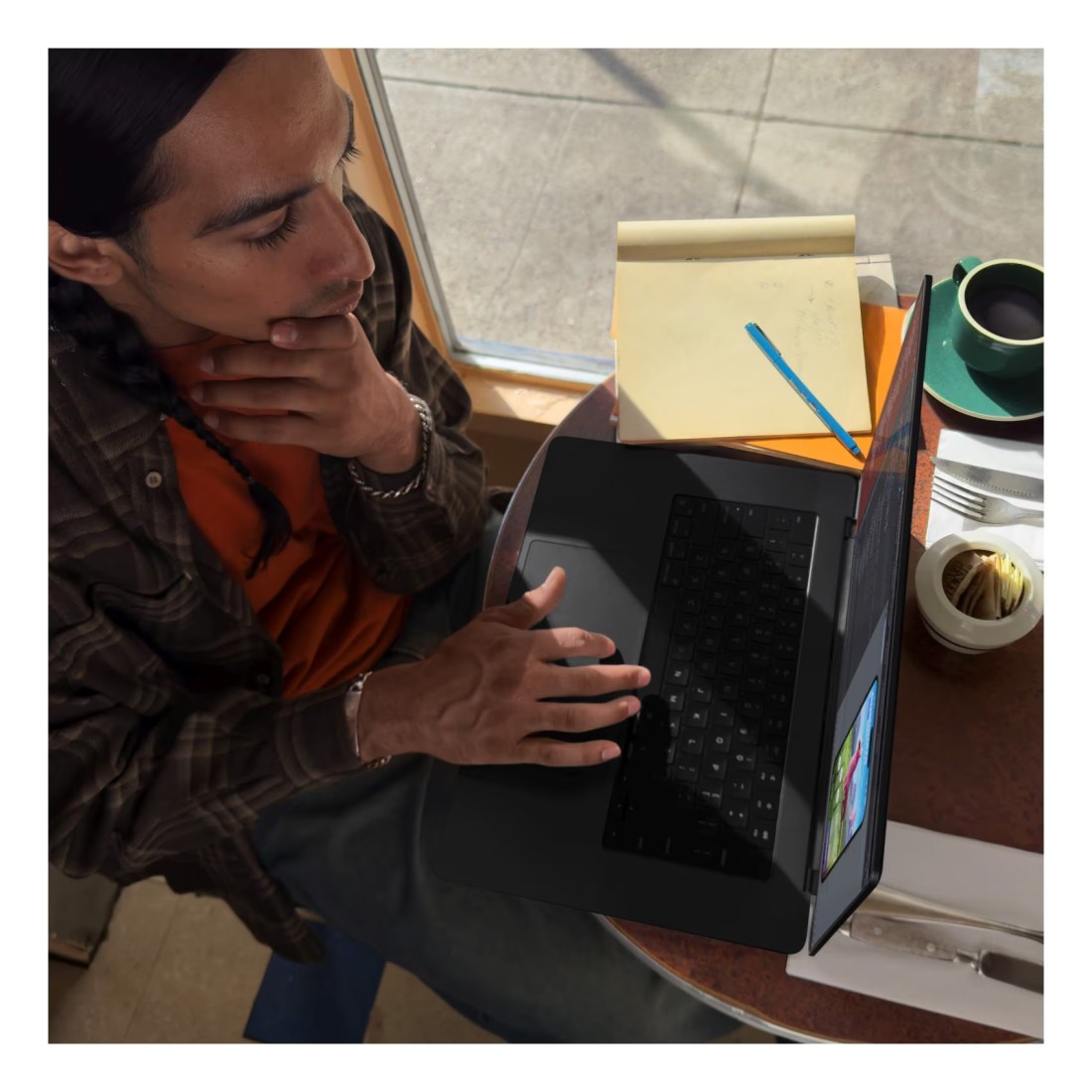 Apple MacBook Pro 14 Inch, 18GB RAM, 512GB SSD, Space Black (Apple M3 Pro Chip, 11-Core CPU And 14-Core GPU, English/Arabic Keyboard, MRX33AB/A)