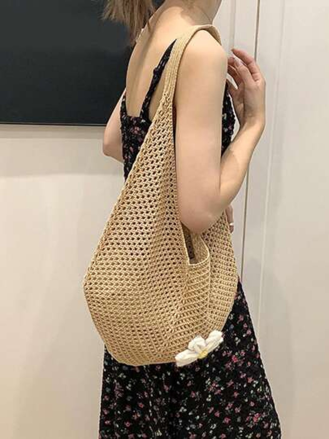 Hollow Out Weave Straw Bag Bohemian Beach Handbag Hollow Tote Bag Large Capacity Shopping Beach Bag Fashion Hollow Out Weave Straw Bag Beach Handbag Bohemian Style Beach Bag Slouchy Style Large Capaci