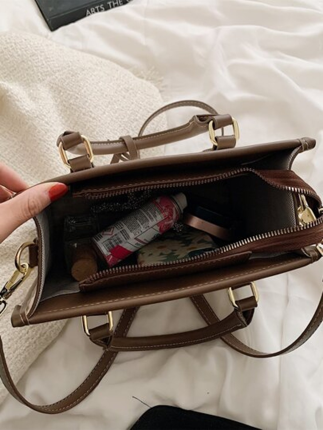 BELLEBORG Old Moeny Lightweight Business Casual Letter Detail Contrast Binding Square Bag For Women Rookies White Collar Workers For Teen Girls Women College Students Rookies White Collar Workers Perf
