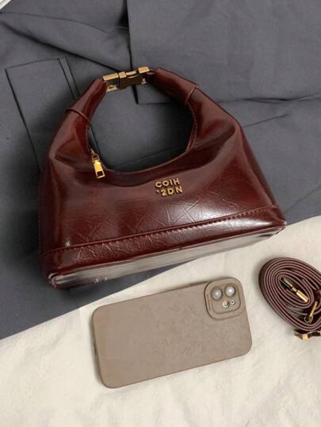 Retro Waxed Leather Burgundy Red Handbag Niche Design And Good Looking Crossbody Bag High End Texture Classic And Elegant Shoulder Bag Versatile For Daily Use Suitable For Daily Matching Photo Shoots