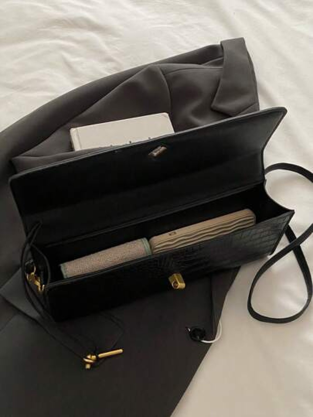 1 Pc Fashion Classic Versatile Daily Commuting Style Solid Color Crocodile Pattern PU Leather Long Strip Flip Style Women s Handbag Suitable For Daily Commuting Daily Clothing Matching And Giving Gift