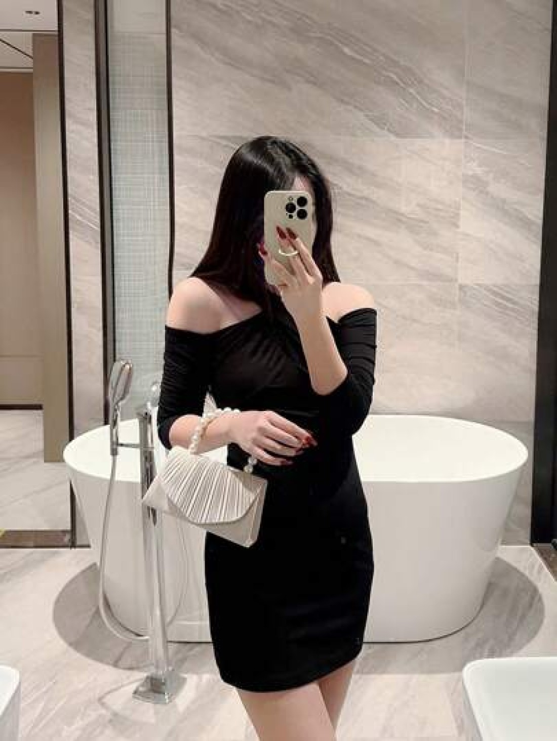 An Elegant Classic Pleated Design Evening Bag Romantic Faux Pearl Party Clutch Bag Luxury Satin Formal Dress Bag Flap Clutch With Chain Strap For Prom Perfectly Matching With New Years Outfit Excellen