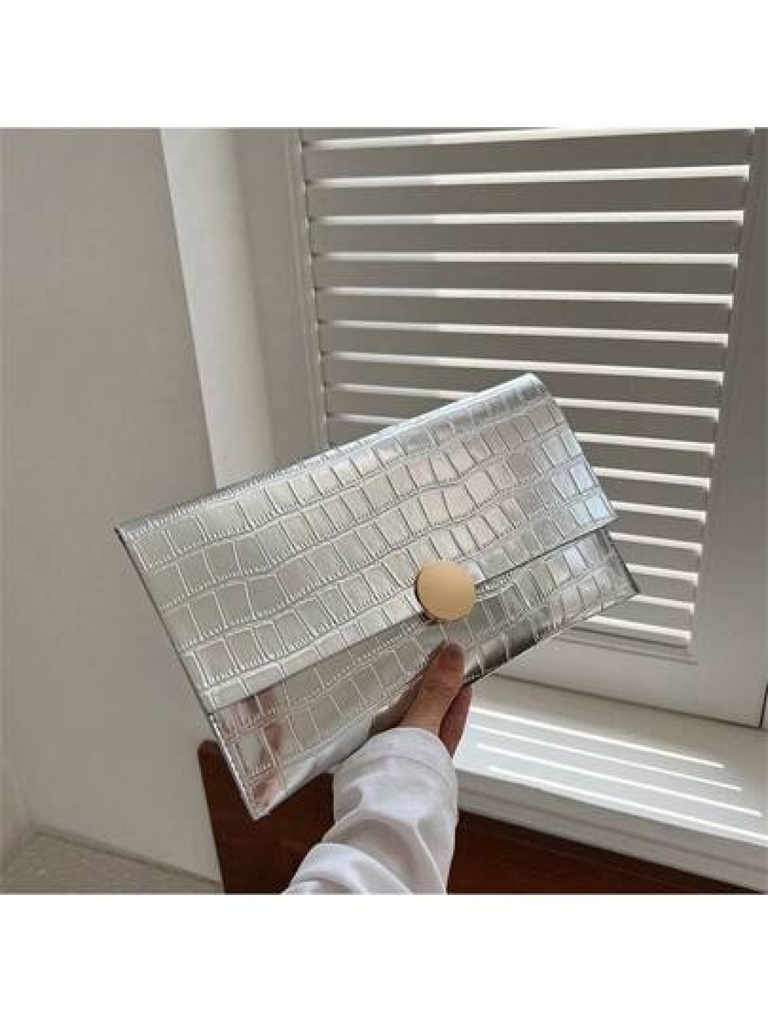 Crocodile Pattern PU Women s Clutch Bag Envelope Style Wallet With Metal Ring Buckle Unique Evening Bag Suitable For Parties Dances Weddings Formal Events