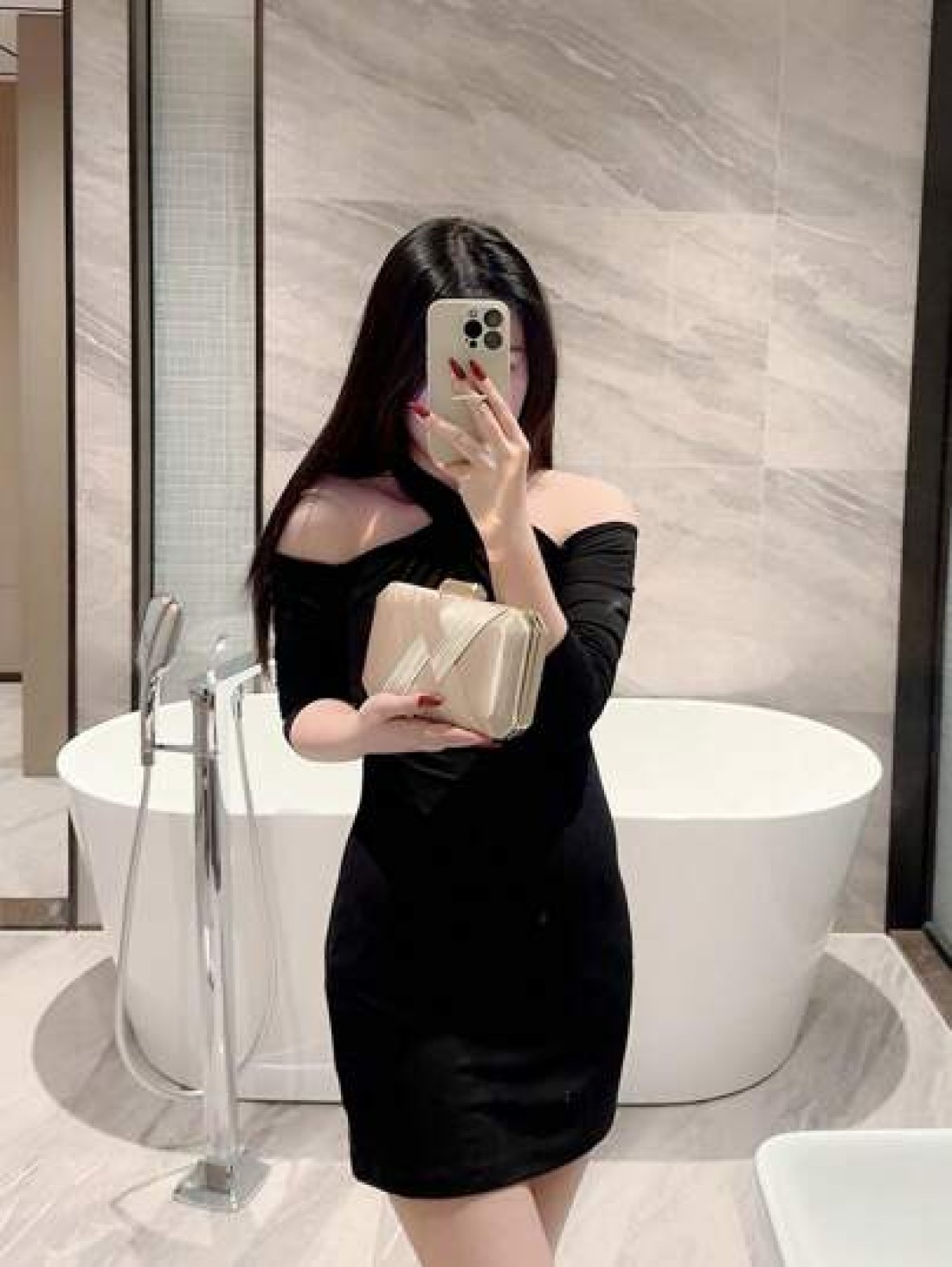 A Classic Crossed Satin Box Clutch Bag With High End Feel Suitable For Evening Party Formal Occasions Dance Events Romantic Weddings Chain Strap Banquet Handbag