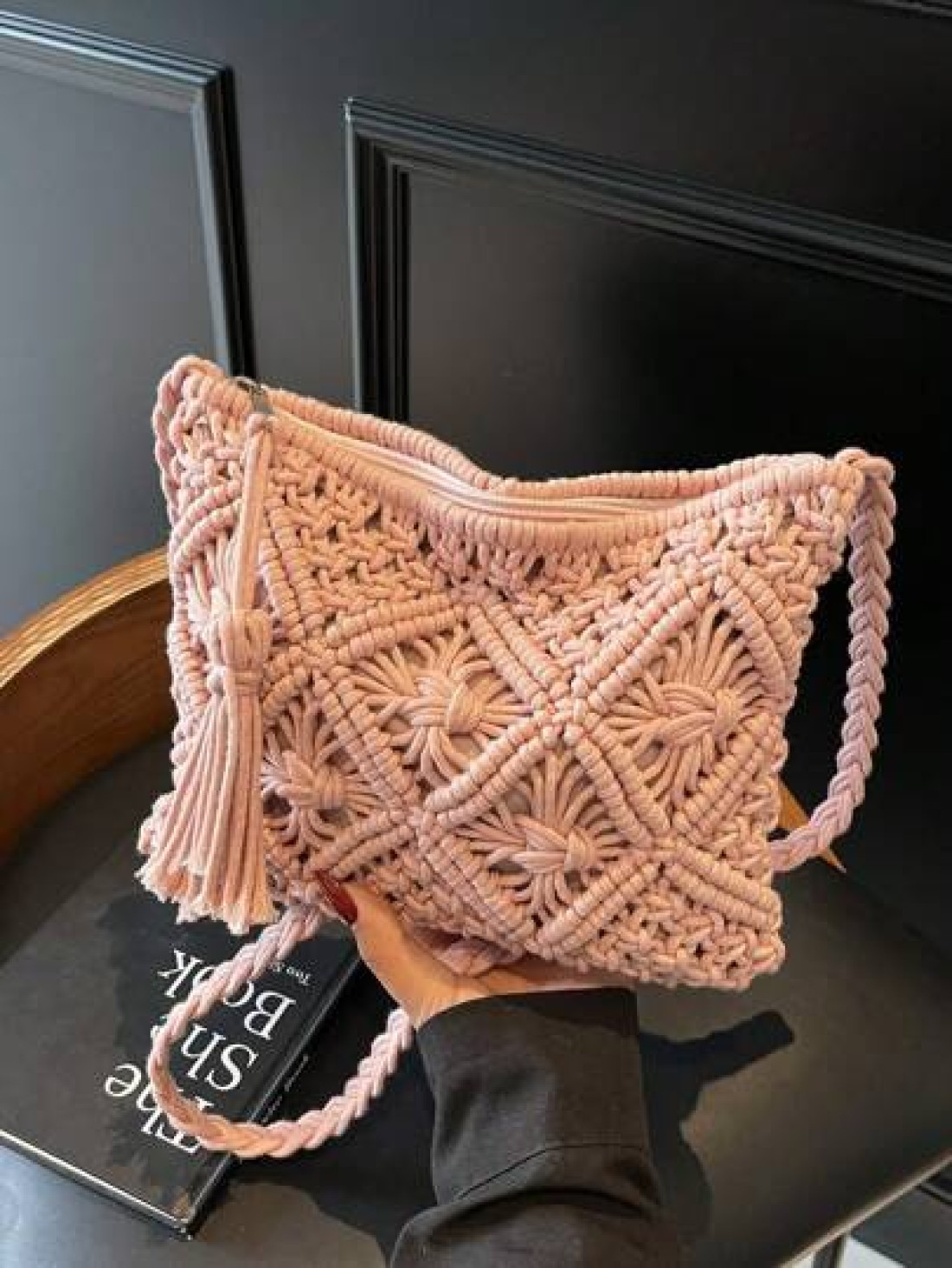 Handwoven Small Crossbody Bag For Women New Woven Shoulder Bag Niche Beach Casual Versatile Square Small Envelope Bag Fashion Crossbody Bag For Holiday Beach