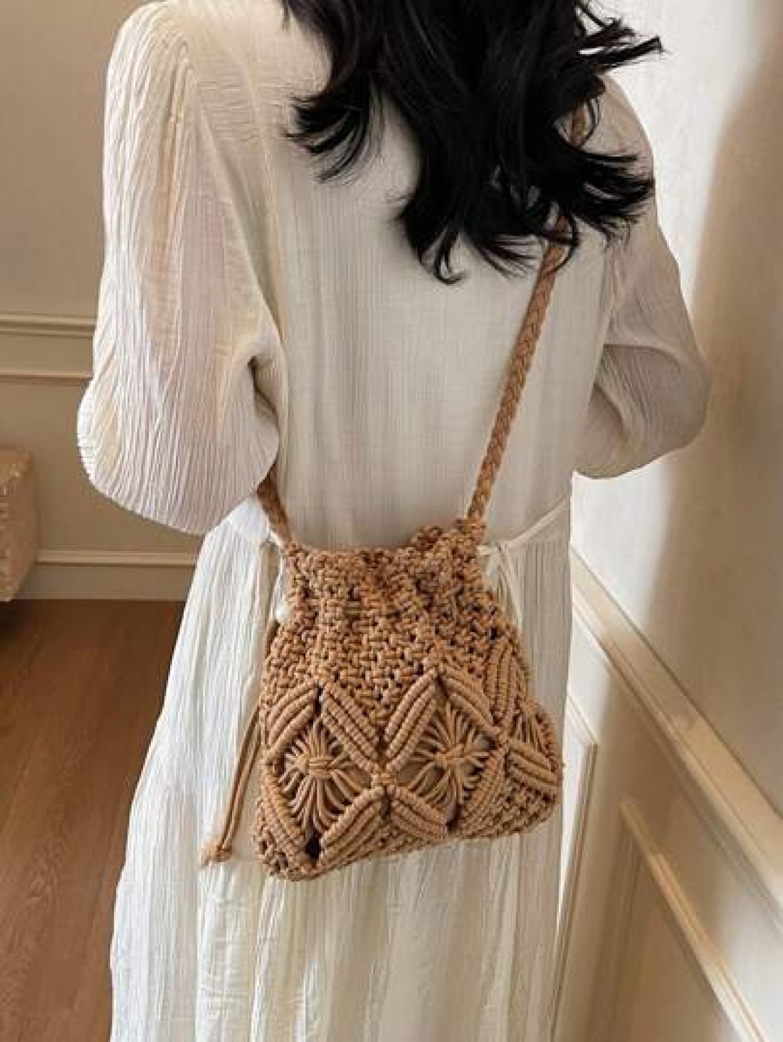 Handwoven Small Shoulder Bag New Fashion Straw Crossbody Bag Niche Beach Side Versatile Design Envelope Shape Small Square Bag Chic Retro Style Crossbody Bag For Vacation Beach