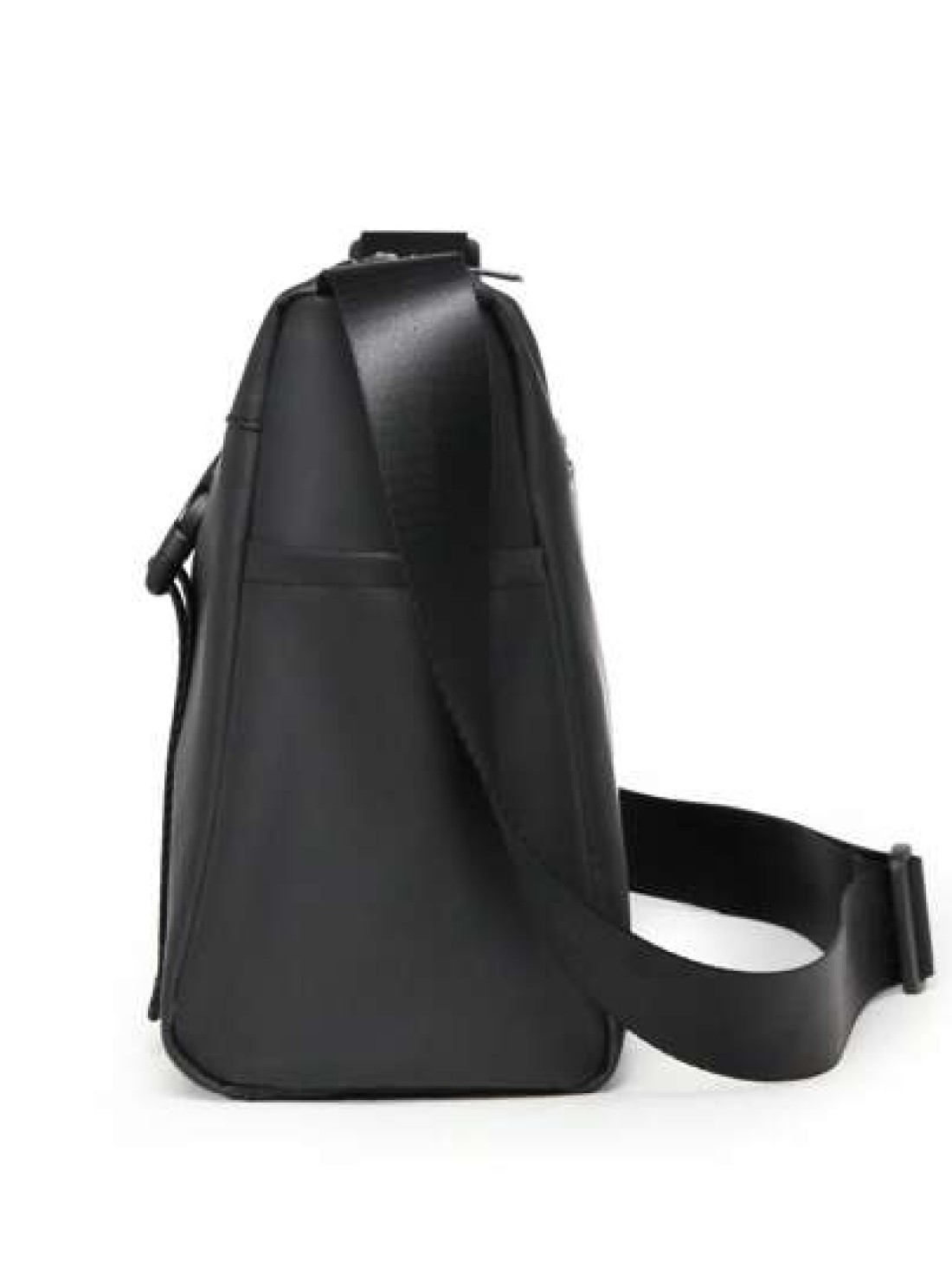 Statement Men s Tote Bag Blend Of Style And Function For Travel Enthusiasts