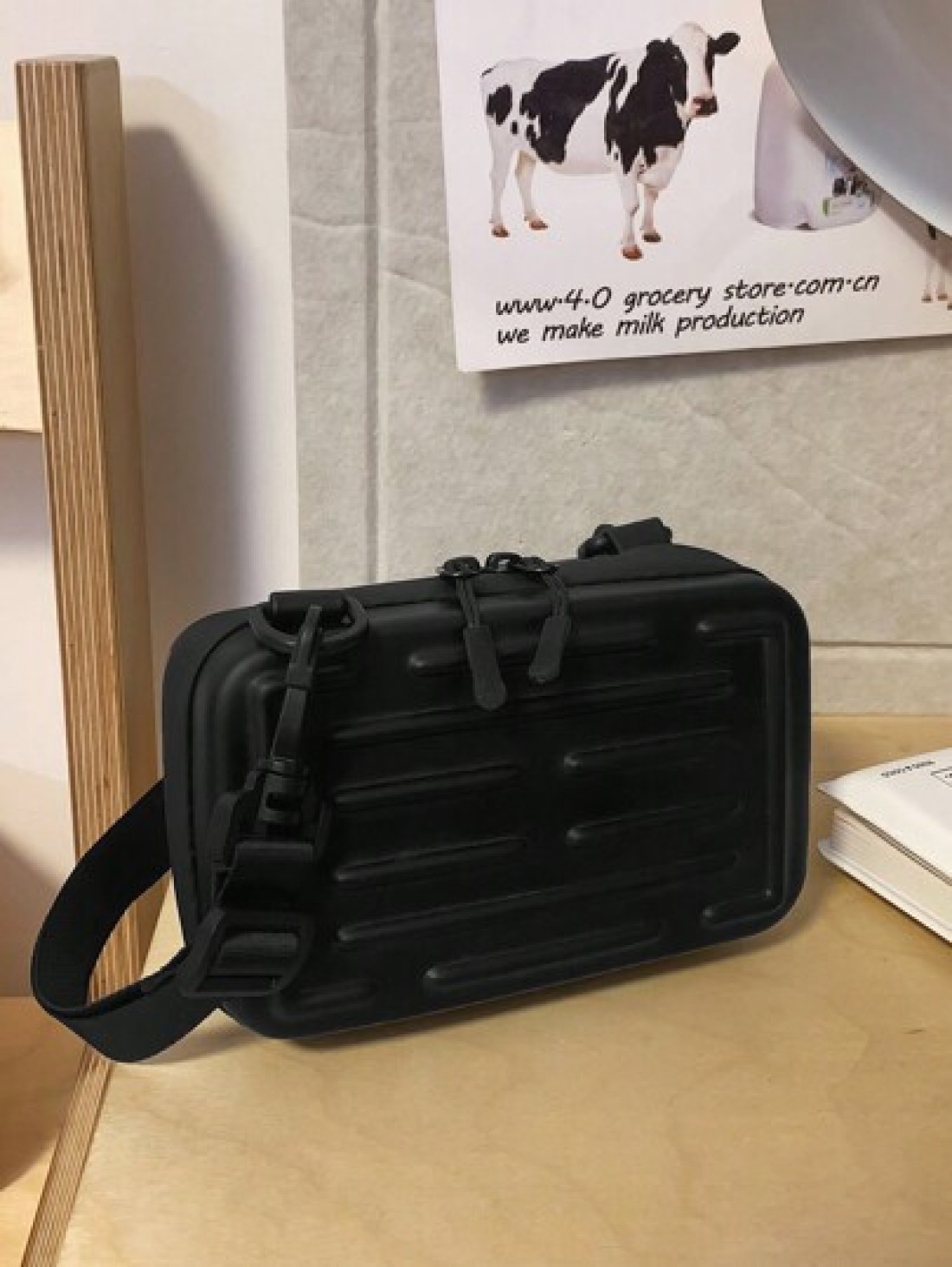 Crossbody Bag Shoulder Bag Square Bag Hard Shell Box Bag Black Bag White Bag Water Proof Summer Valentines Crossbody Sling Vacation School Carry On PU Leather Black Dad Bag Students Bag Cool Minimalis