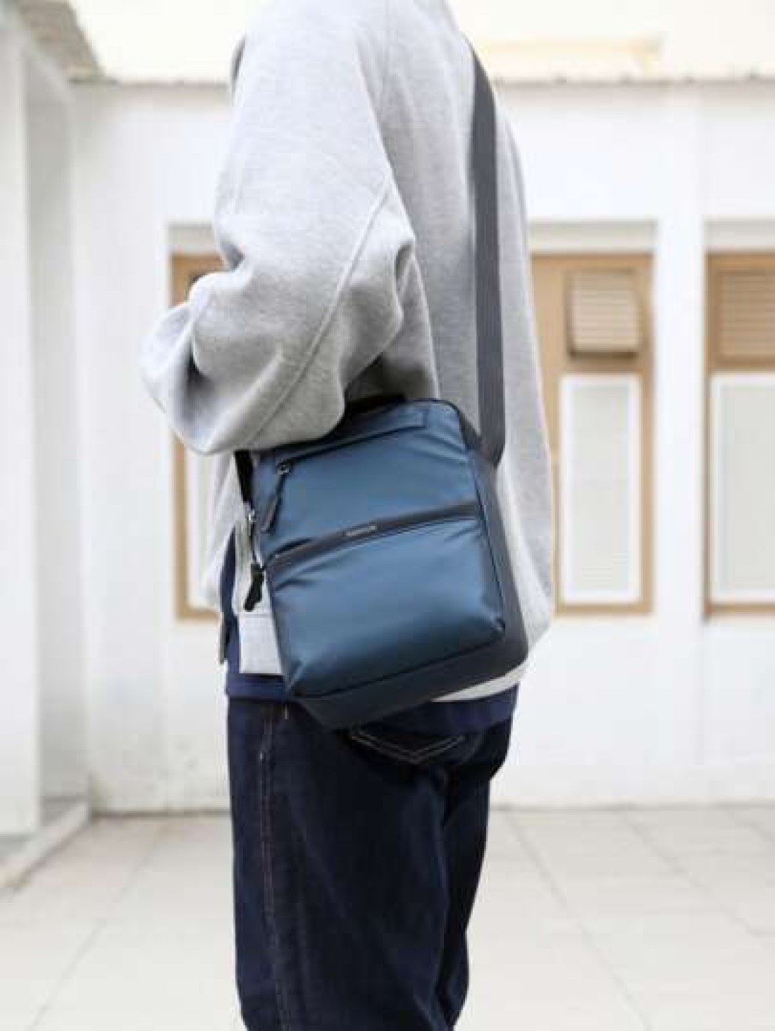 New Fashionable Simple Men s Bag Crossbody Bag High End Large Capacity Shoulder Bag Outdoor Commuter Backpack