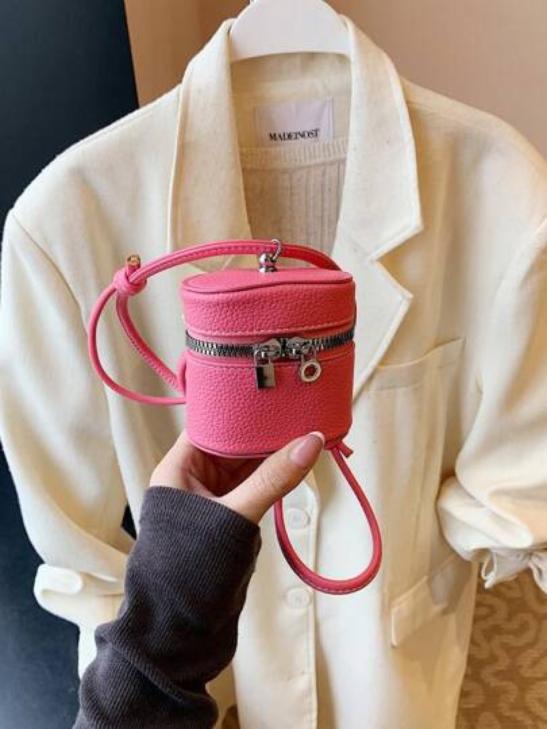 3 16 Years Old Girls Universal Small Bag Essential Fashion Bag For Going Out And Play Mini Lipstick Envelope Headphone Bag Candy Color Fashion